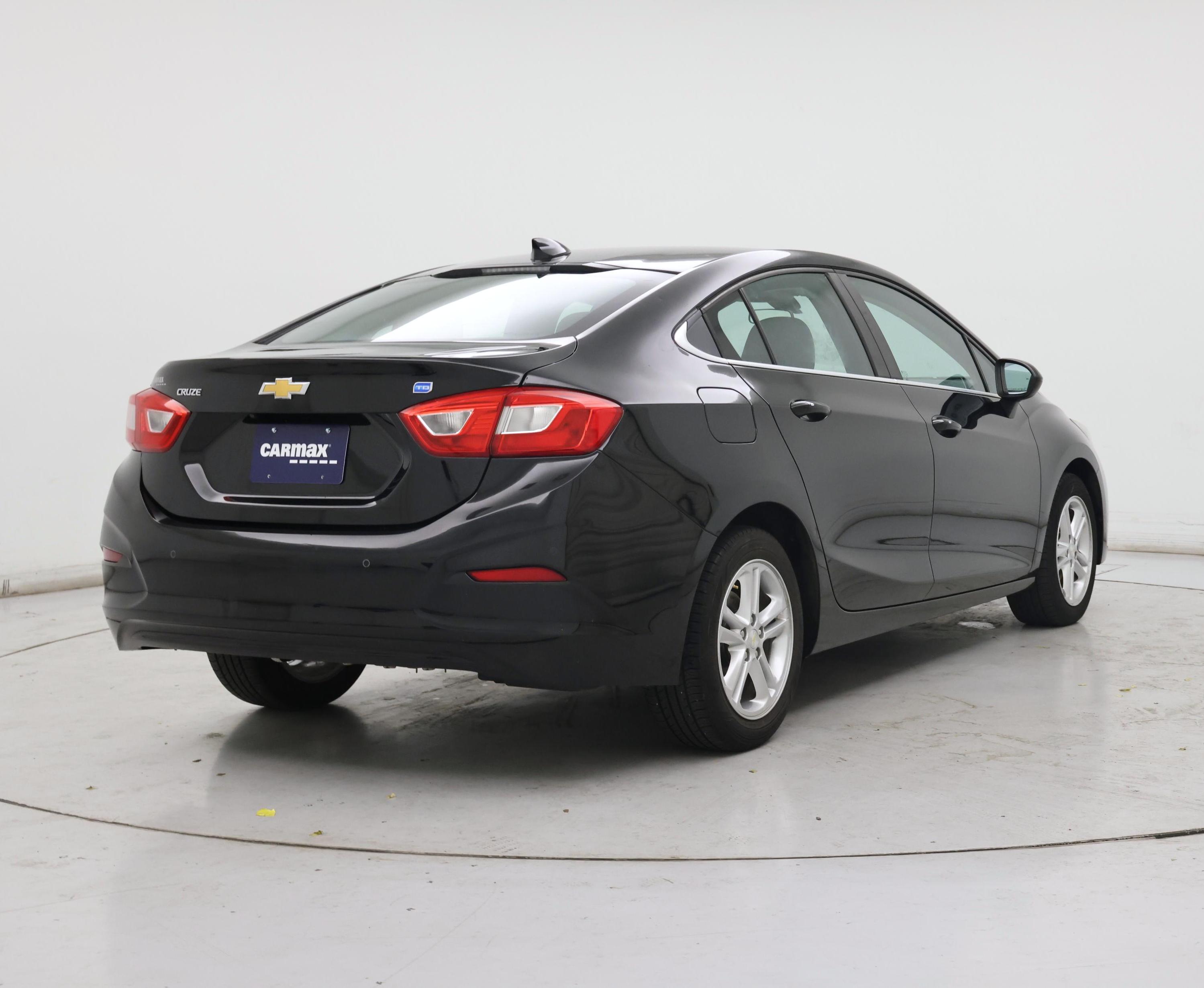 Thumbnail: 2017 Chevrolet Cruze - 8