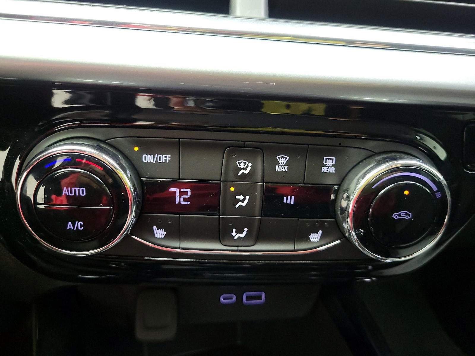2025 Chevrolet Trax LT - Photo 16