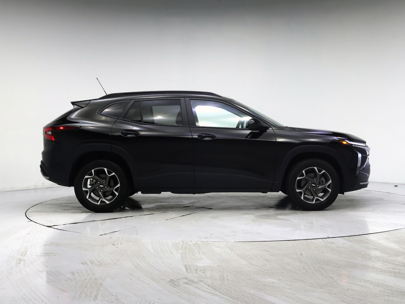 2025 Chevrolet Trax LT - Photo 8