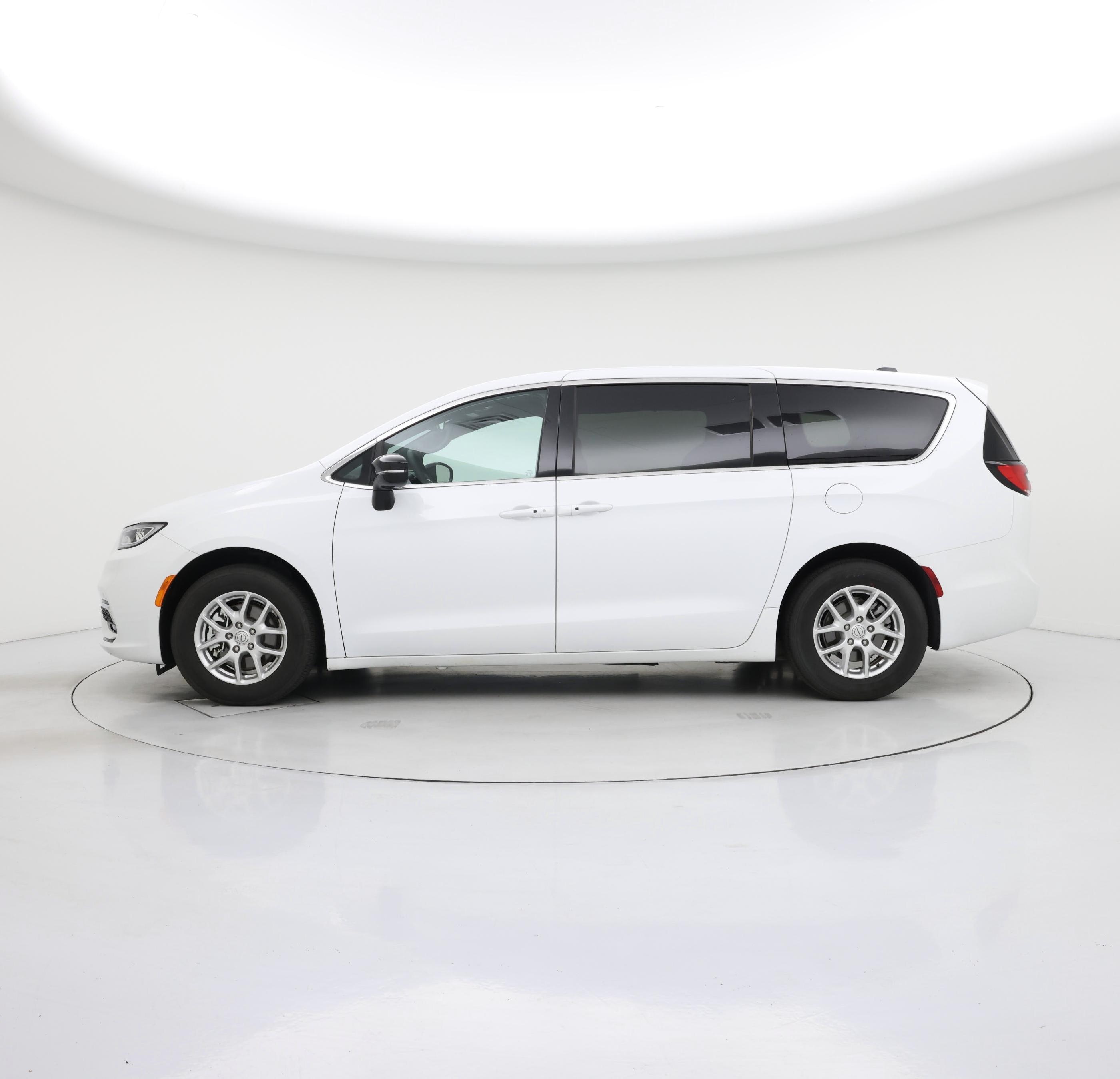 Thumbnail: 2025 Chrysler Pacifica - 3
