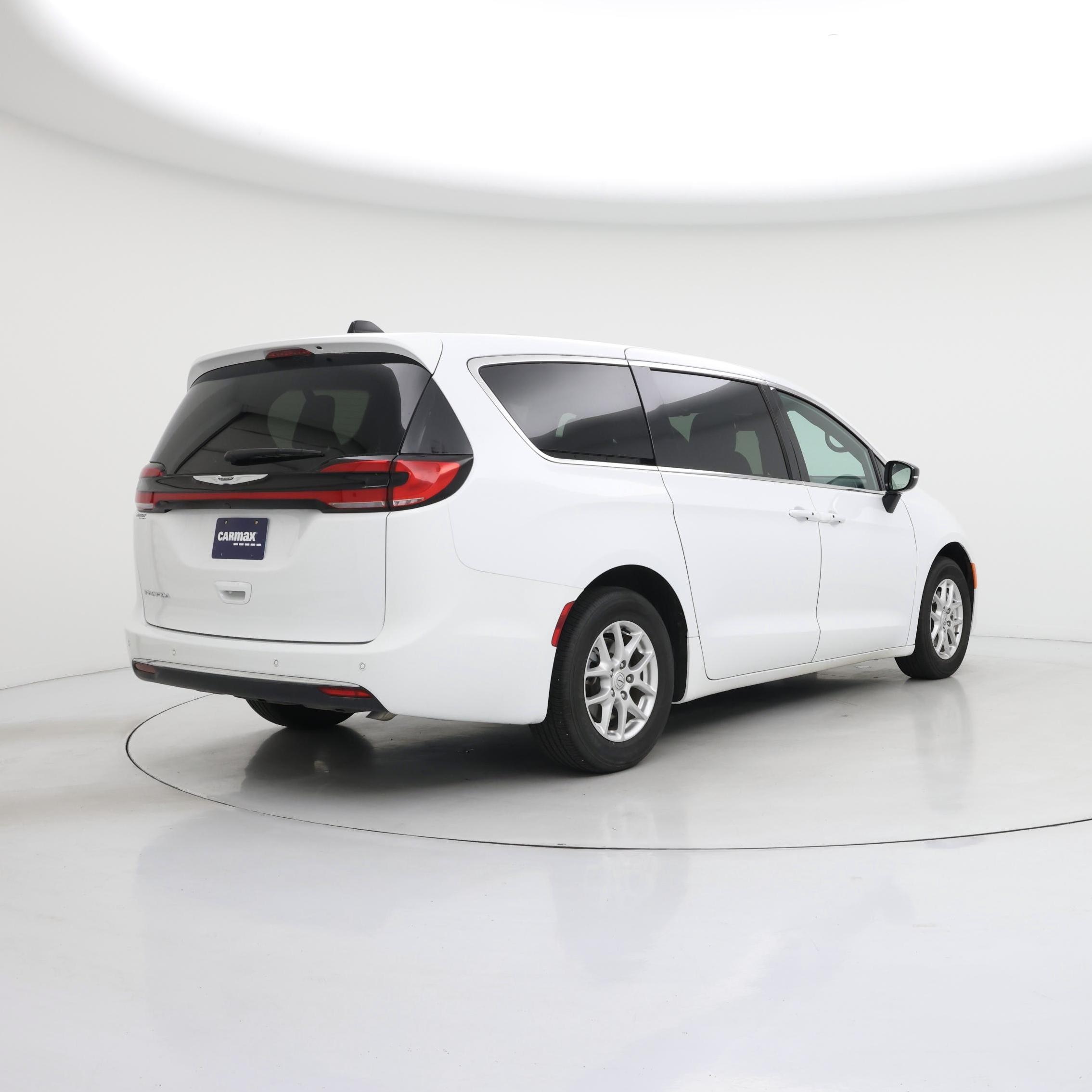 Thumbnail: 2025 Chrysler Pacifica - 8