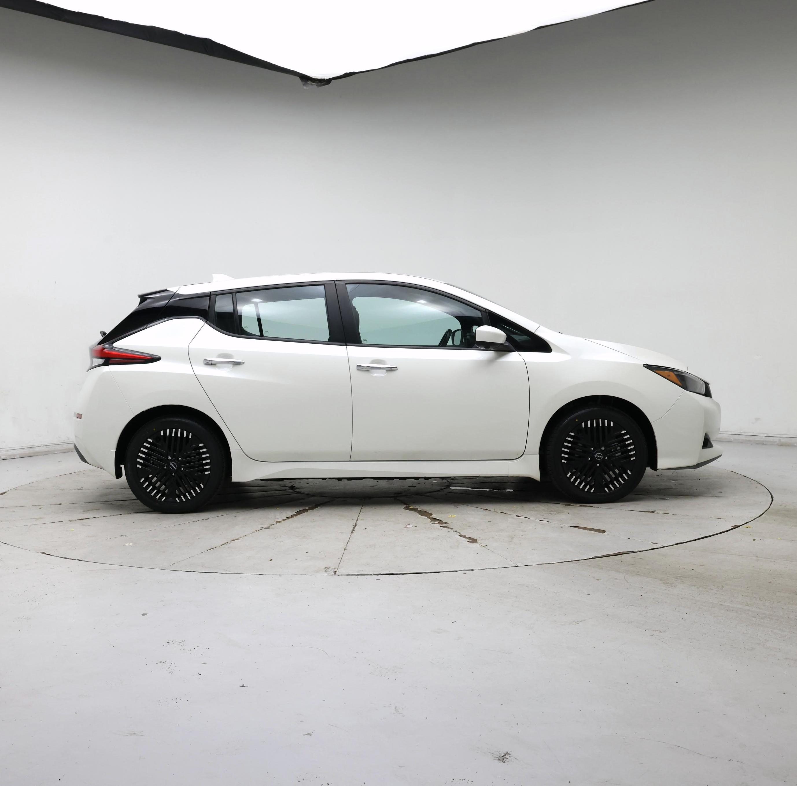 Thumbnail: 2024 Nissan Leaf - 7