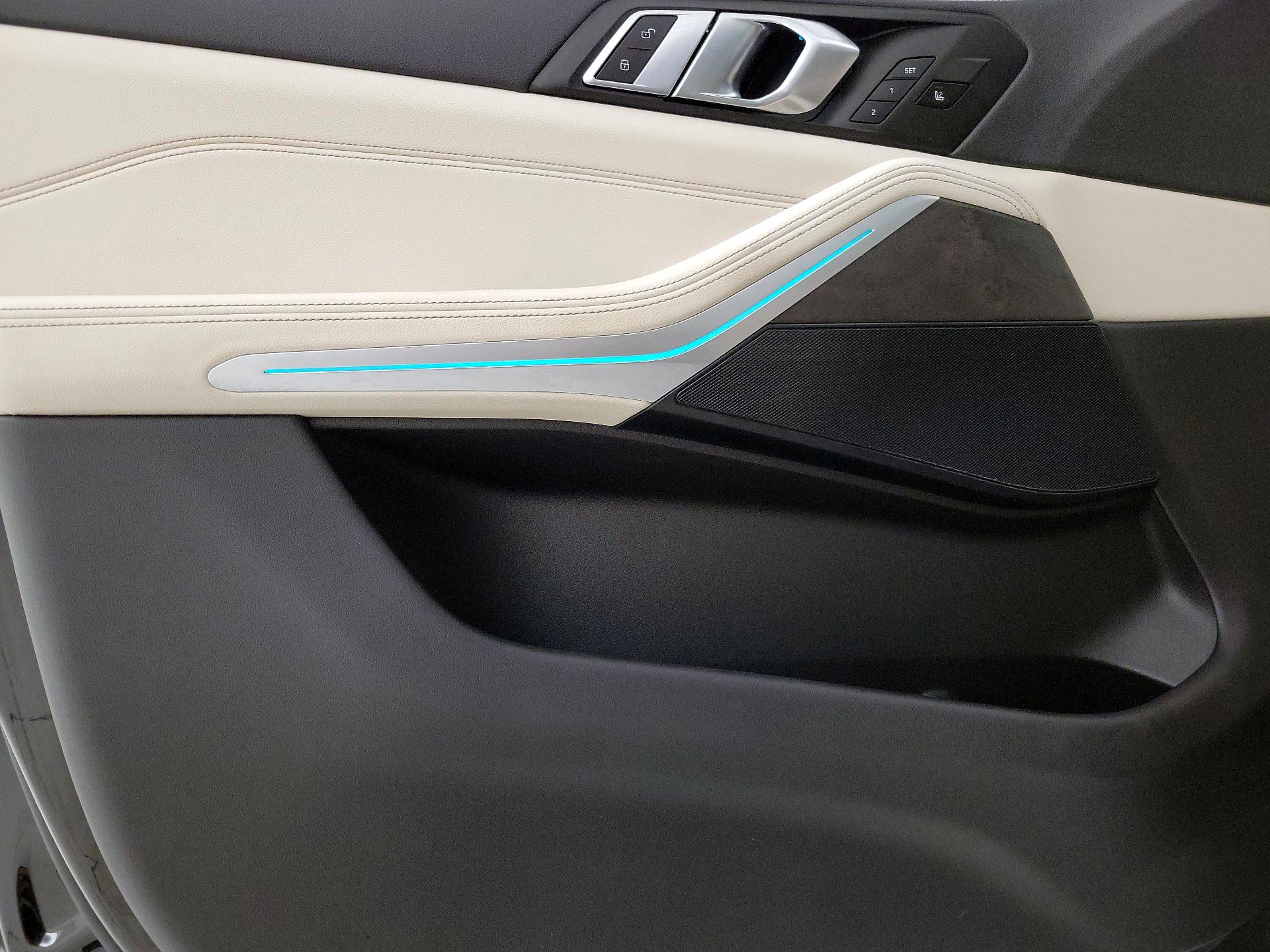 Thumbnail: 2022 BMW X5 - 12