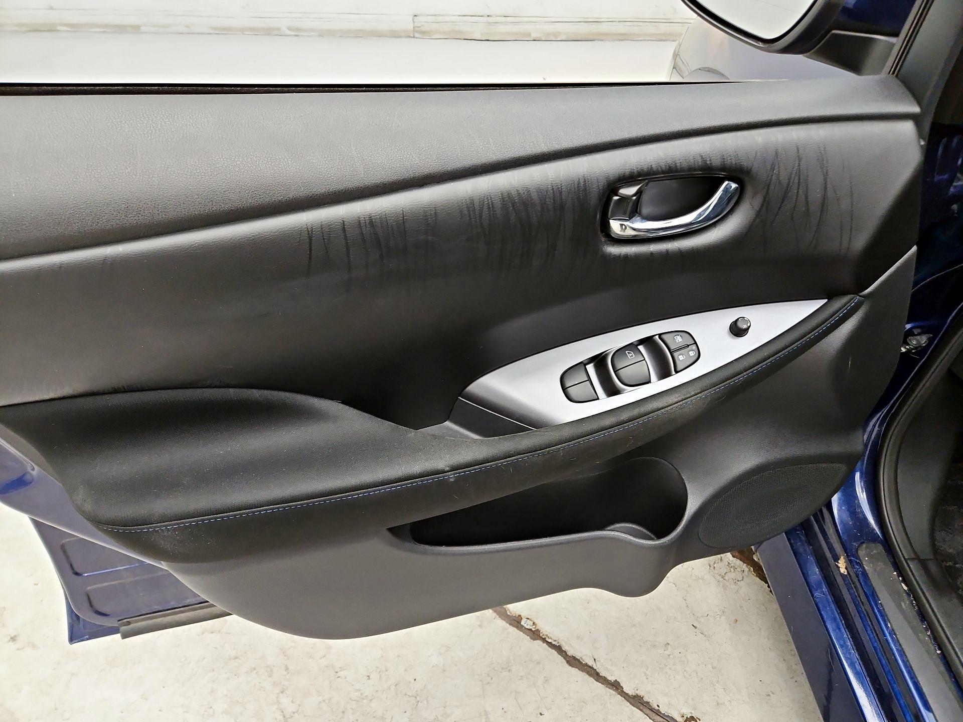 Thumbnail: 2025 Nissan Leaf - 12