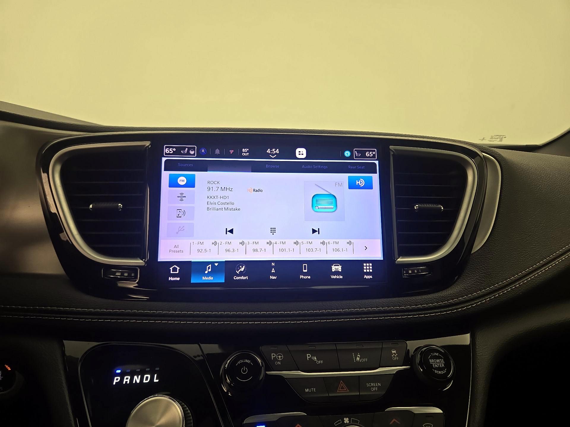 Thumbnail: 2022 Chrysler Pacifica - 16
