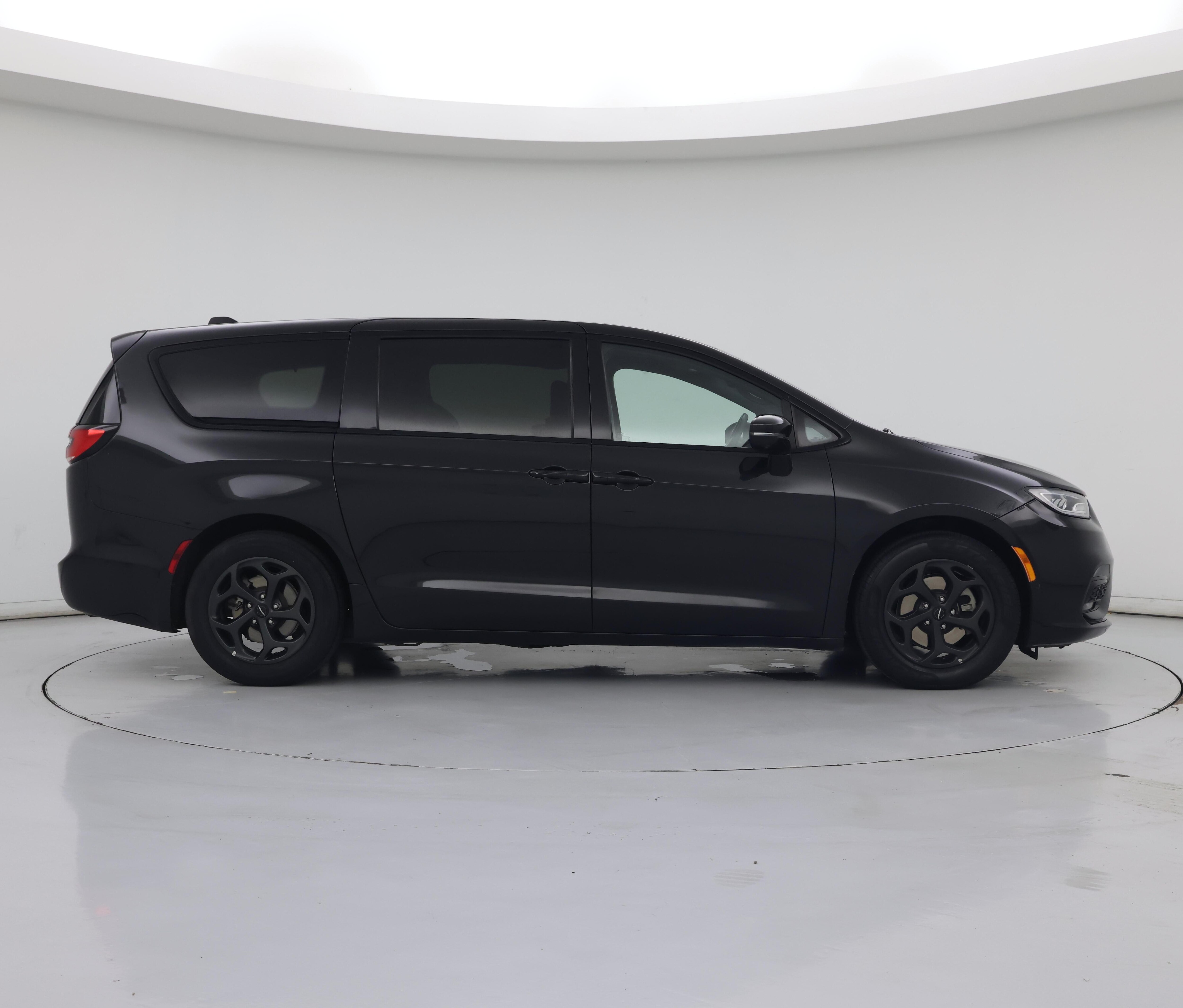 Thumbnail: 2022 Chrysler Pacifica - 7
