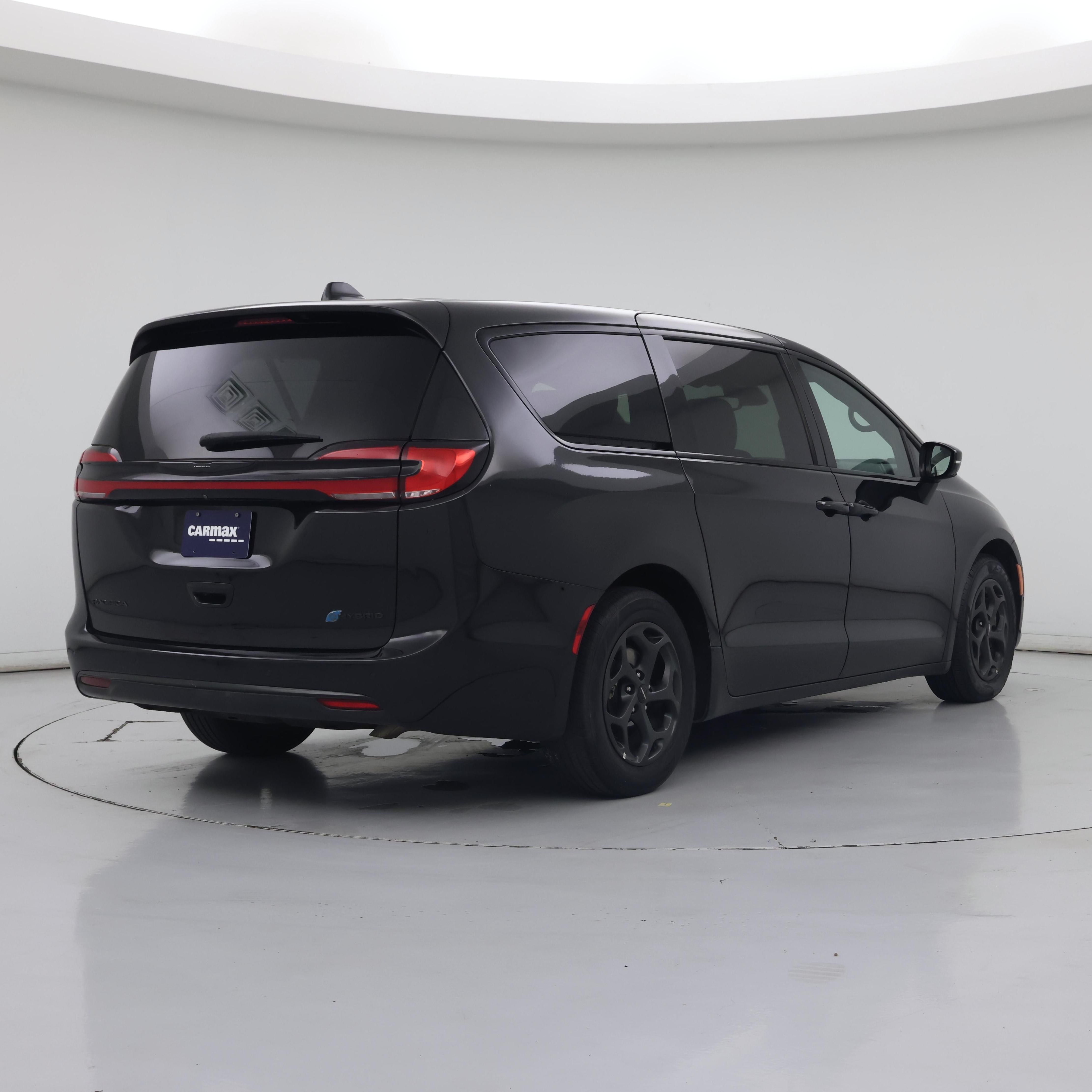 Thumbnail: 2022 Chrysler Pacifica - 8