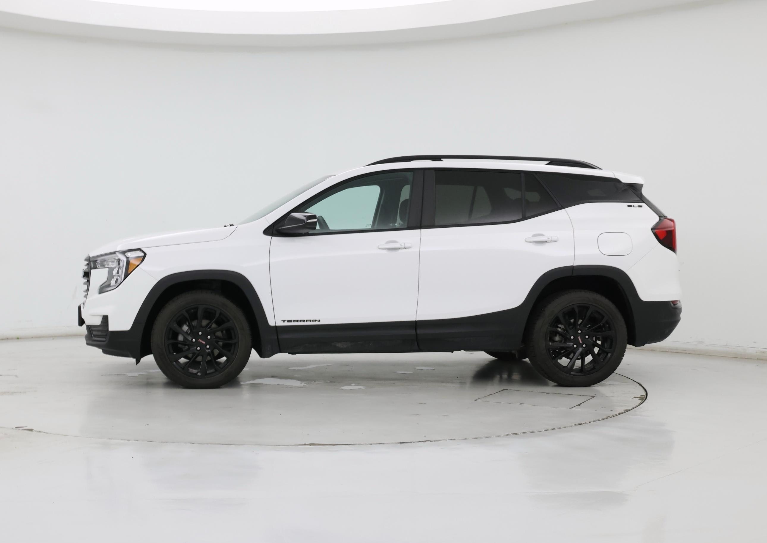 Thumbnail: 2023 GMC Terrain - 3