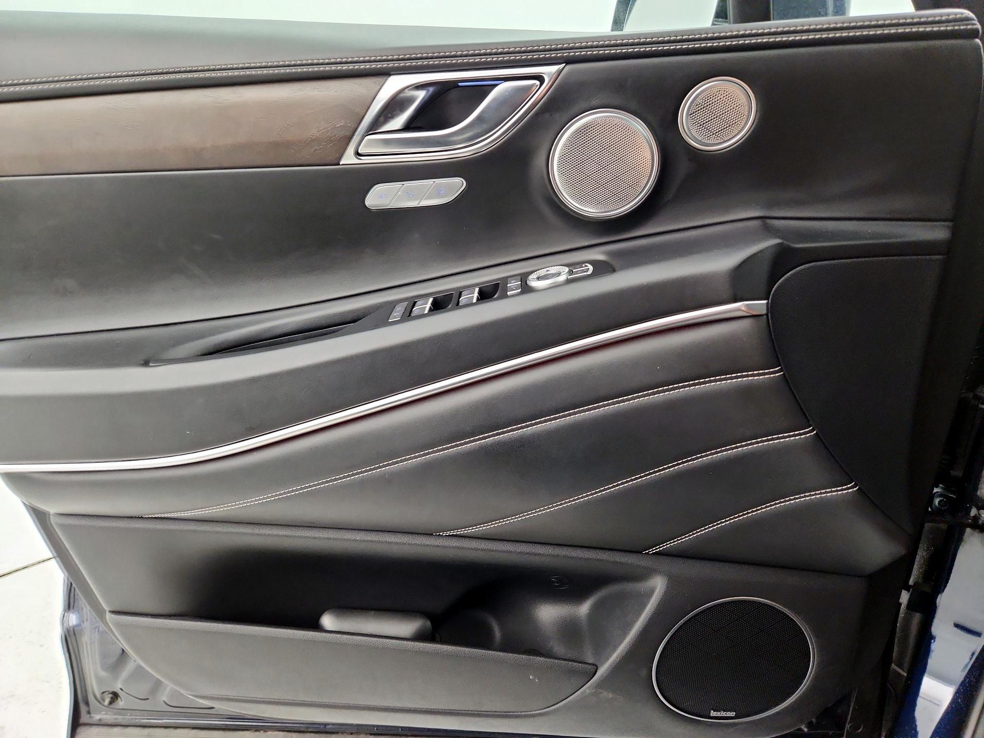 Thumbnail: 2021 Genesis GV80 - 12