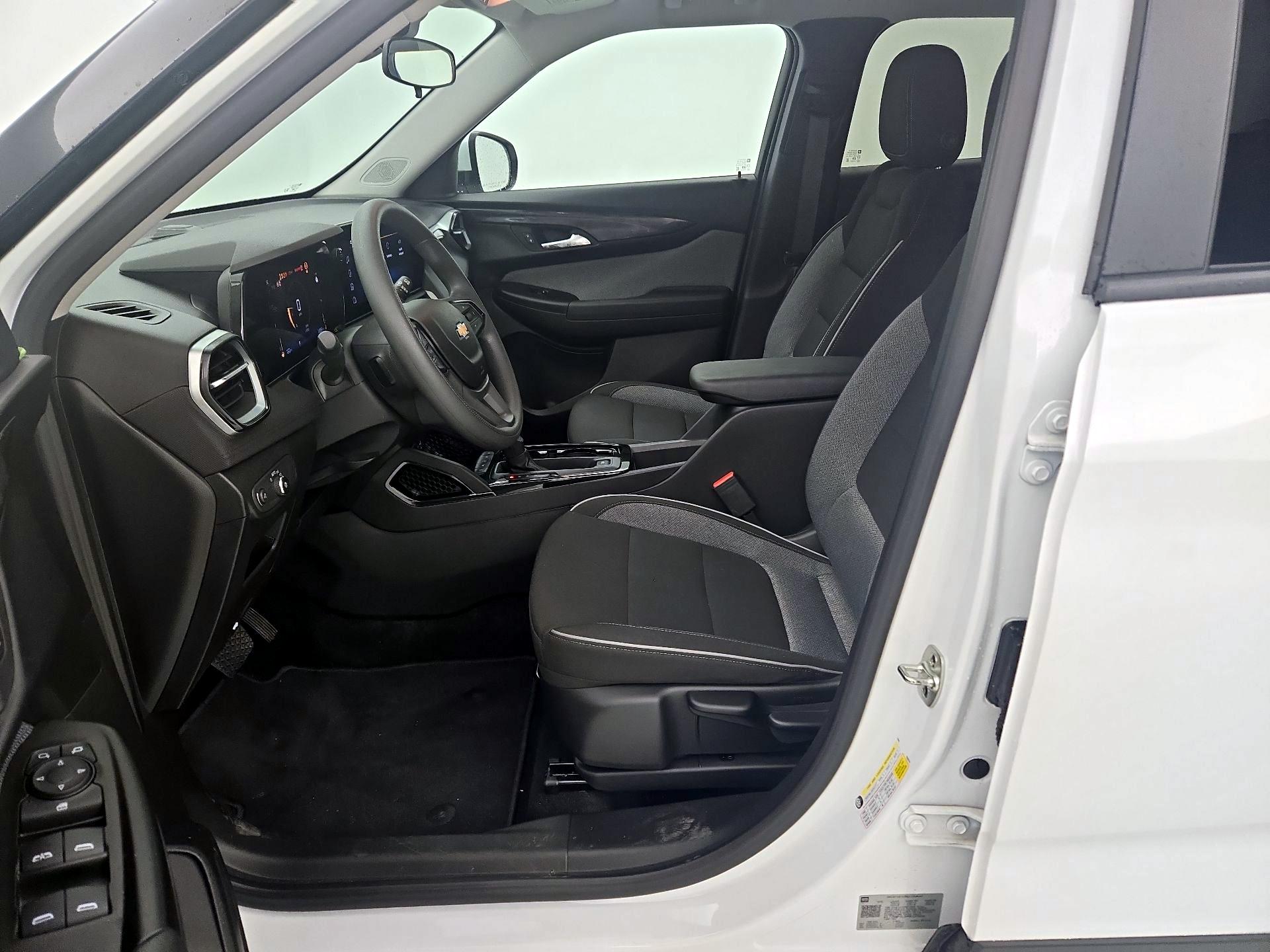 Thumbnail: 2024 Chevrolet TrailBlazer - 11