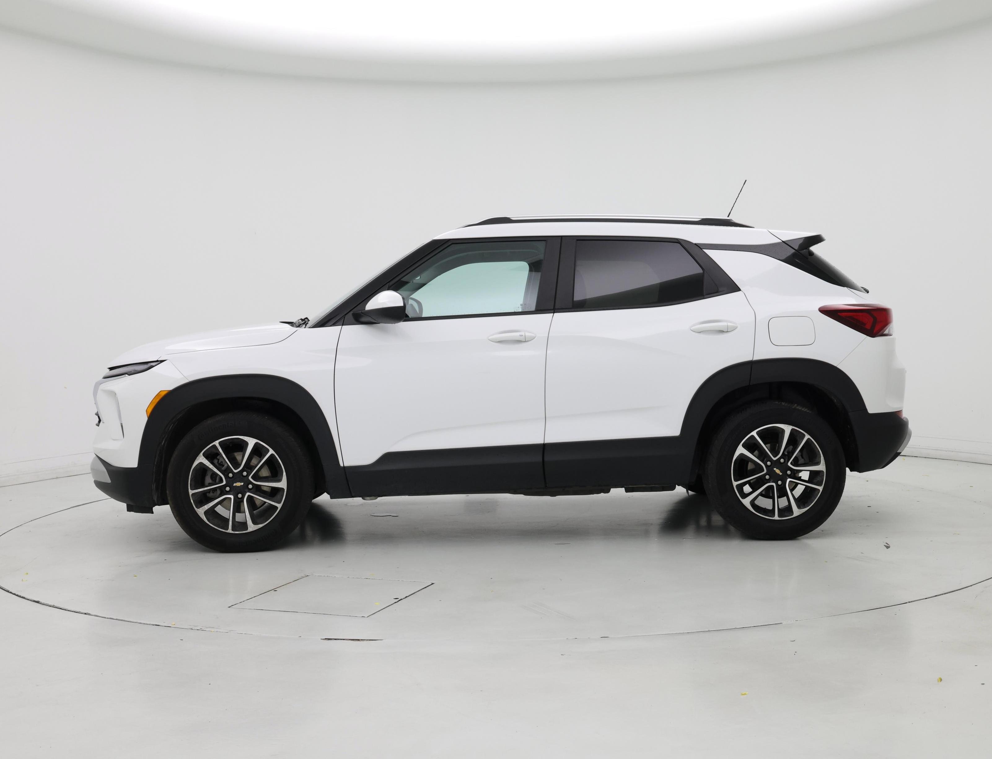 Thumbnail: 2024 Chevrolet TrailBlazer - 3
