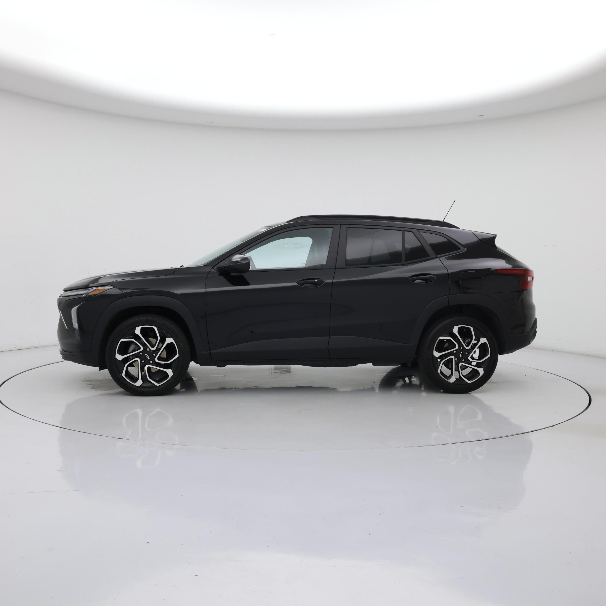 Thumbnail: 2024 Chevrolet Trax - 3
