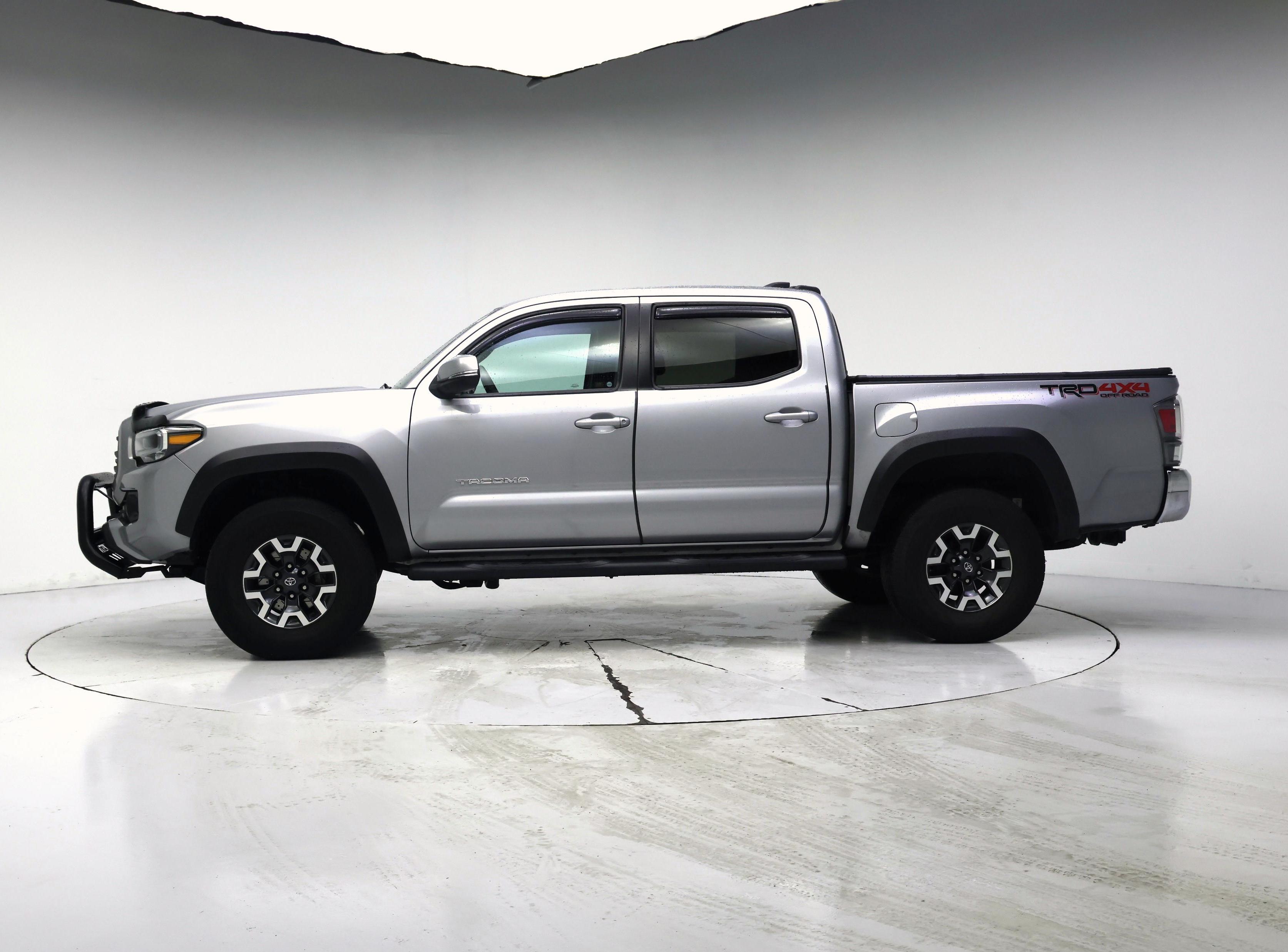 Thumbnail: 2021 Toyota Tacoma - 3