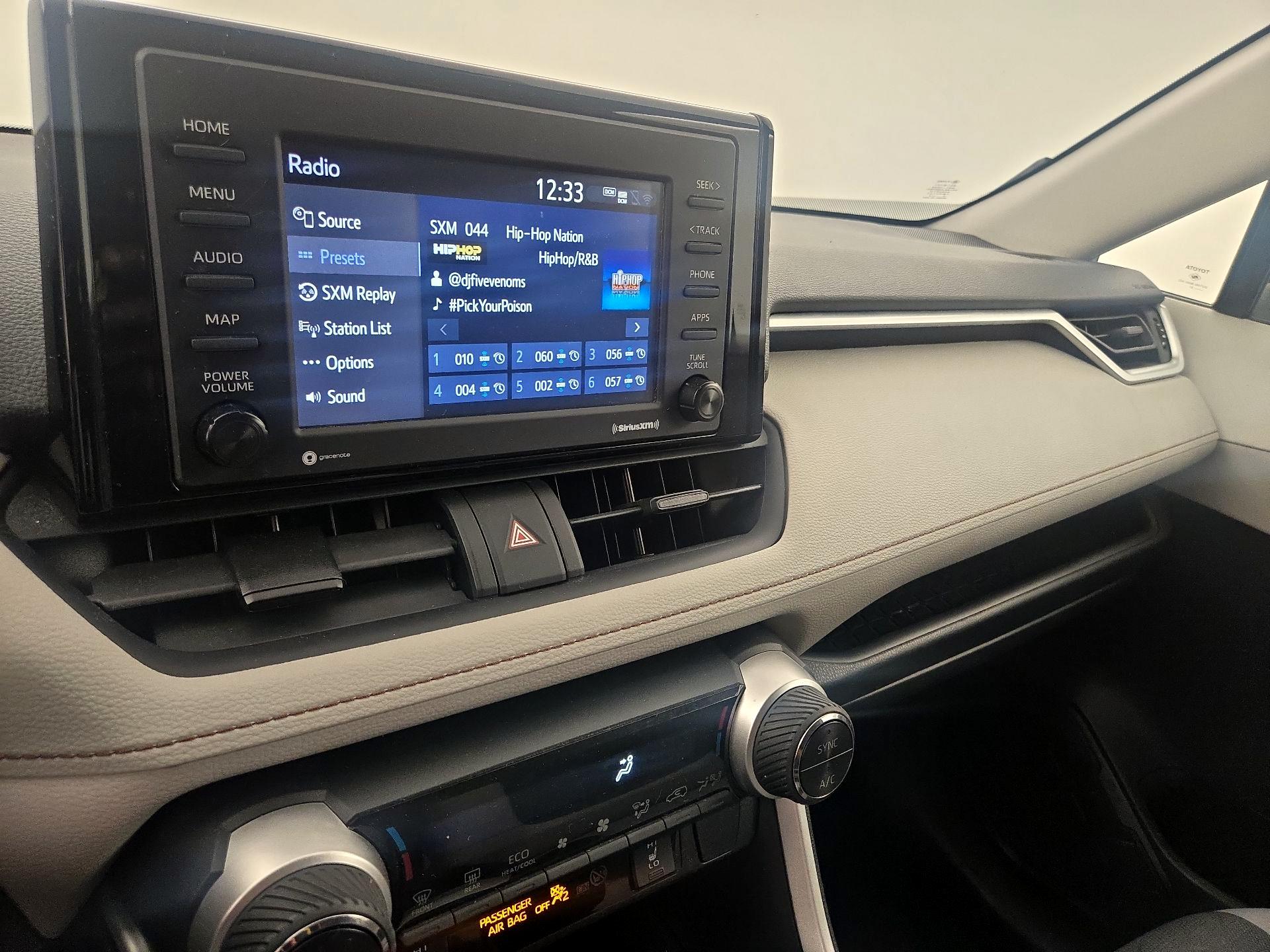 Thumbnail: 2021 Toyota RAV4 - 15