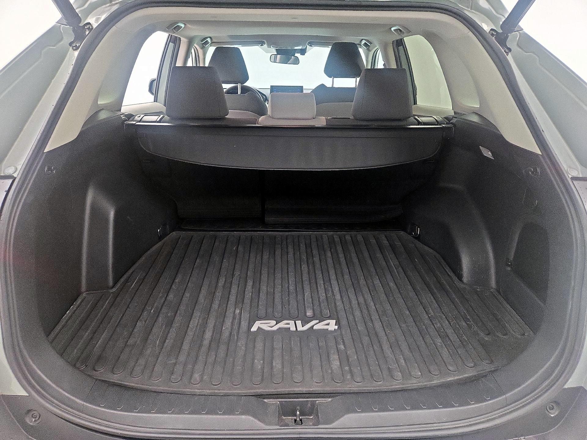 Thumbnail: 2021 Toyota RAV4 - 20