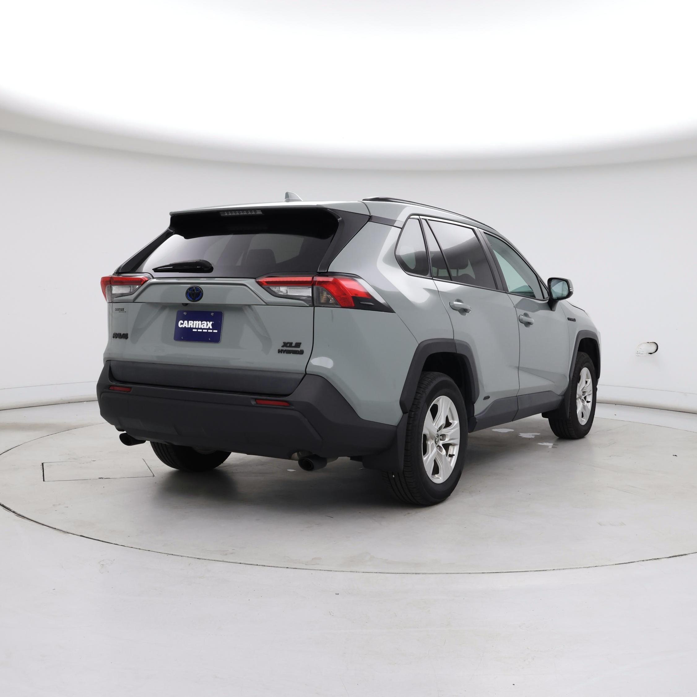 Thumbnail: 2021 Toyota RAV4 - 8