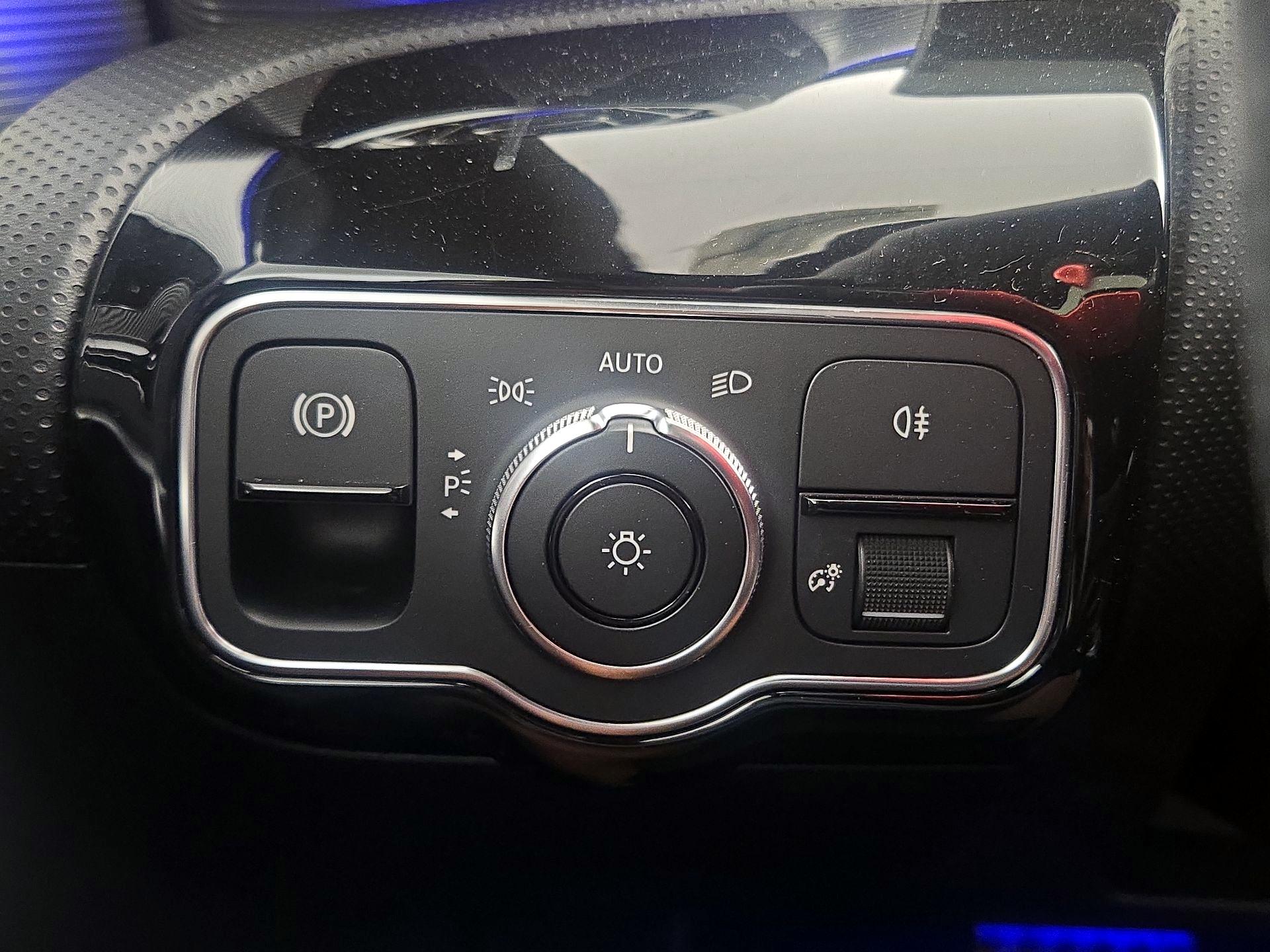 Thumbnail: 2020 Mercedes-Benz A-Class - 13