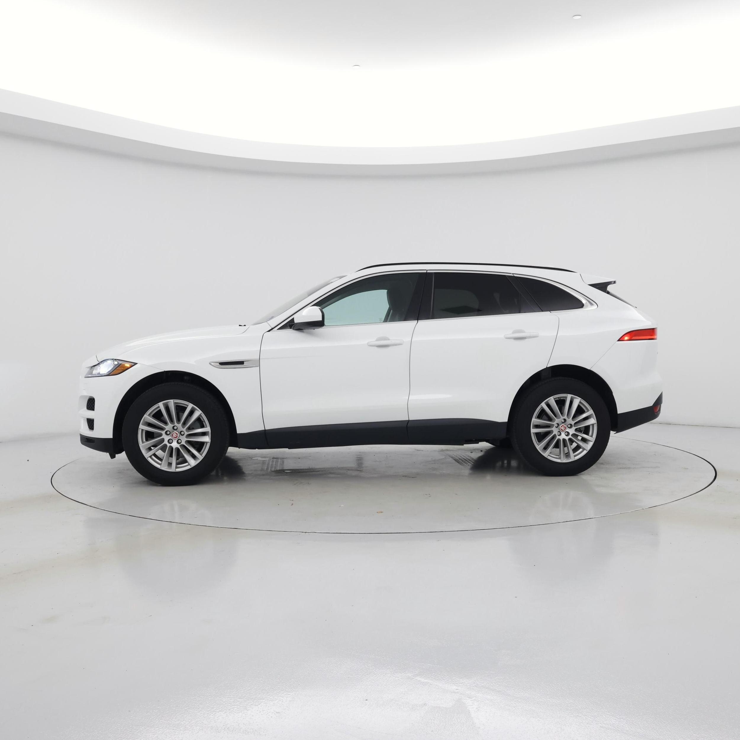 Thumbnail: 2019 Jaguar F-Pace - 3