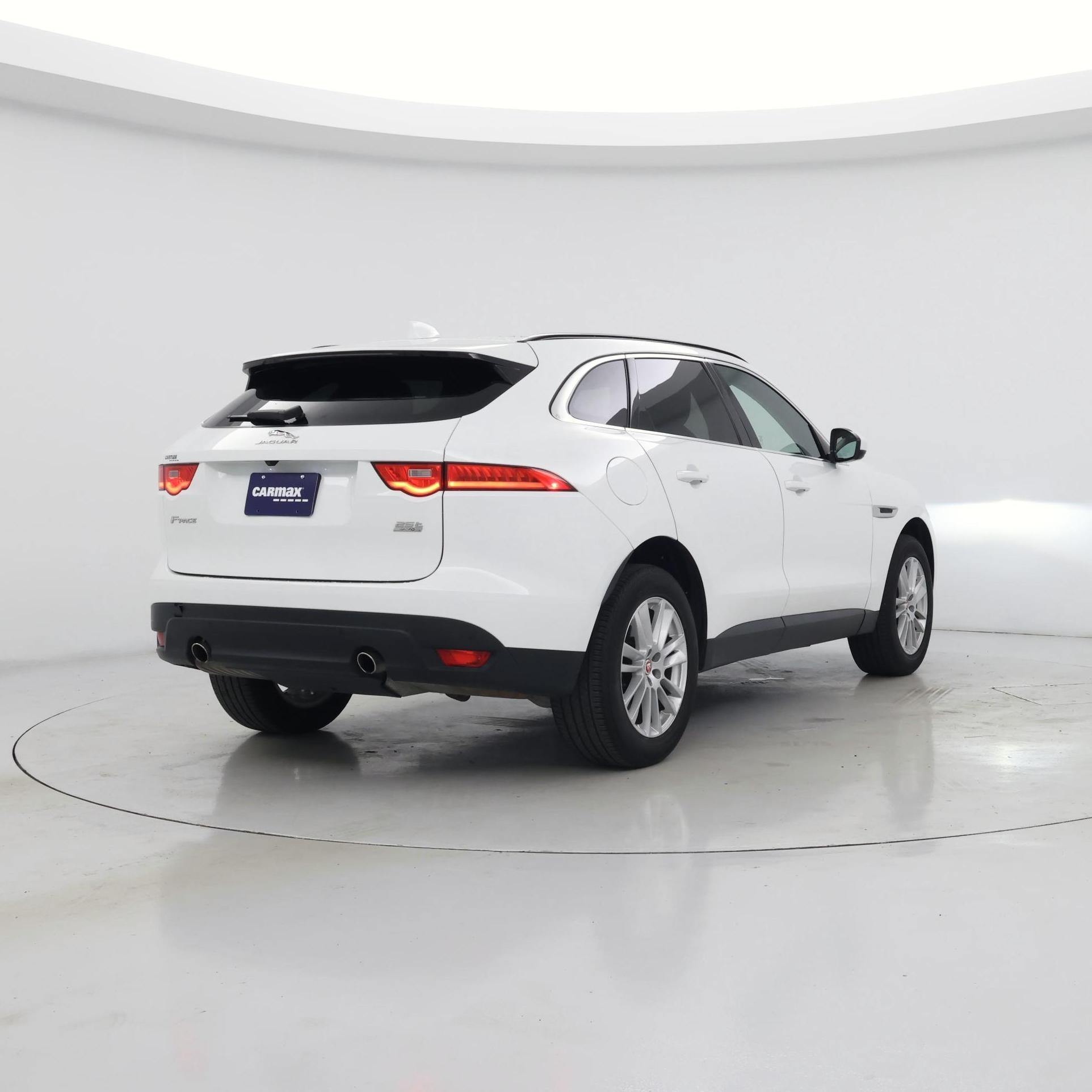 Thumbnail: 2019 Jaguar F-Pace - 8