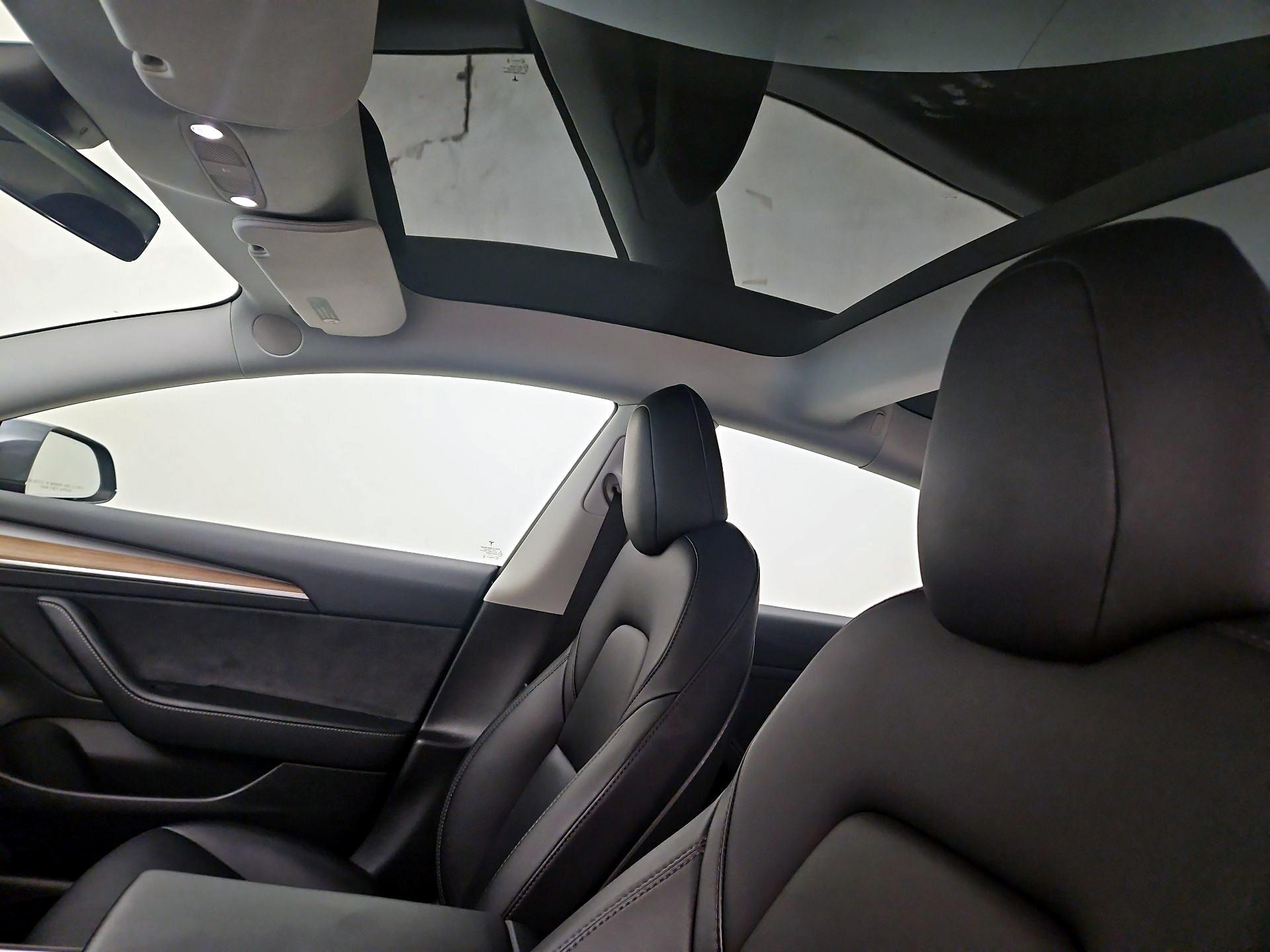 Thumbnail: 2022 Tesla Model 3 - 19