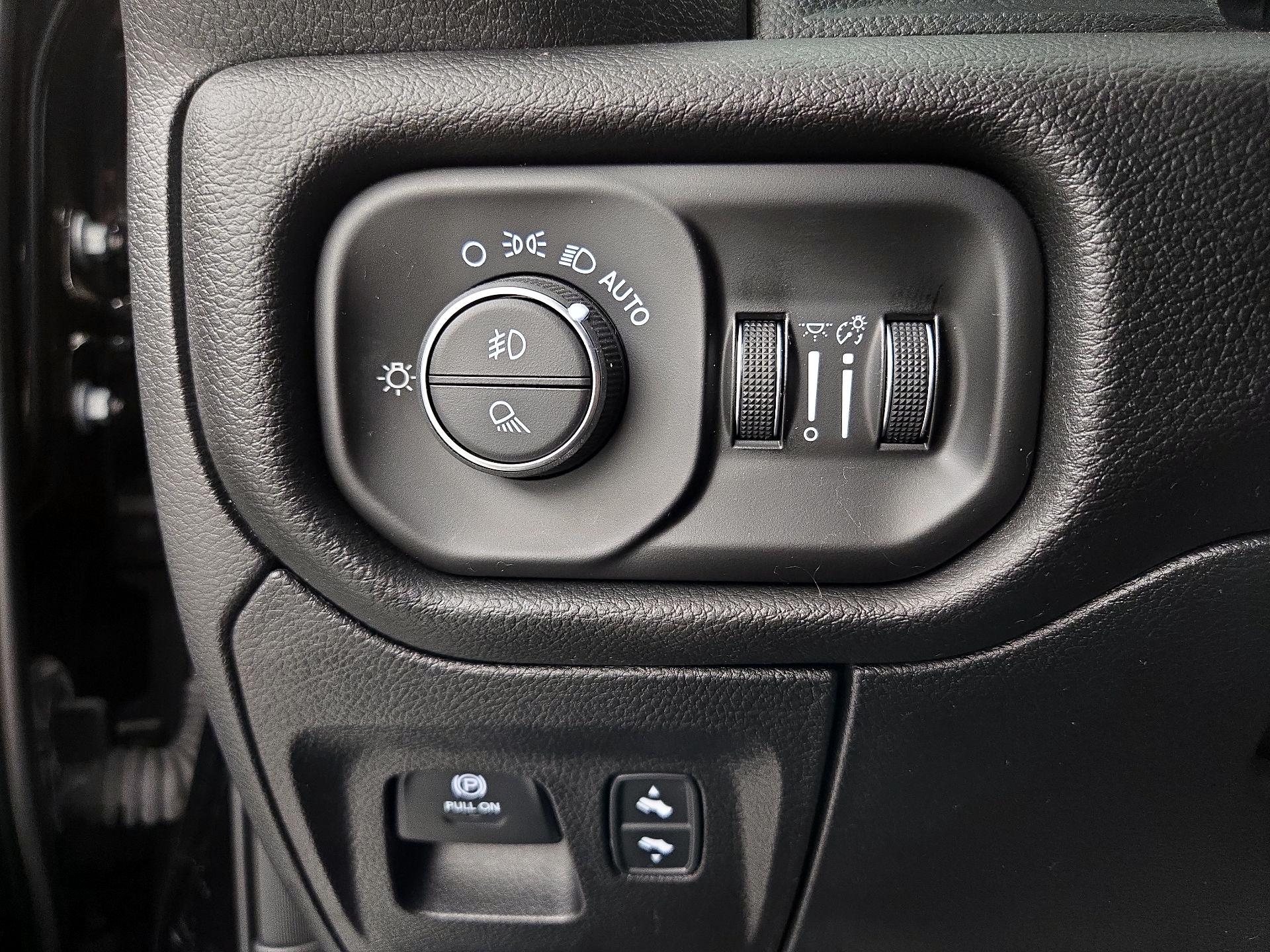 Thumbnail: 2025 RAM 1500 - 13