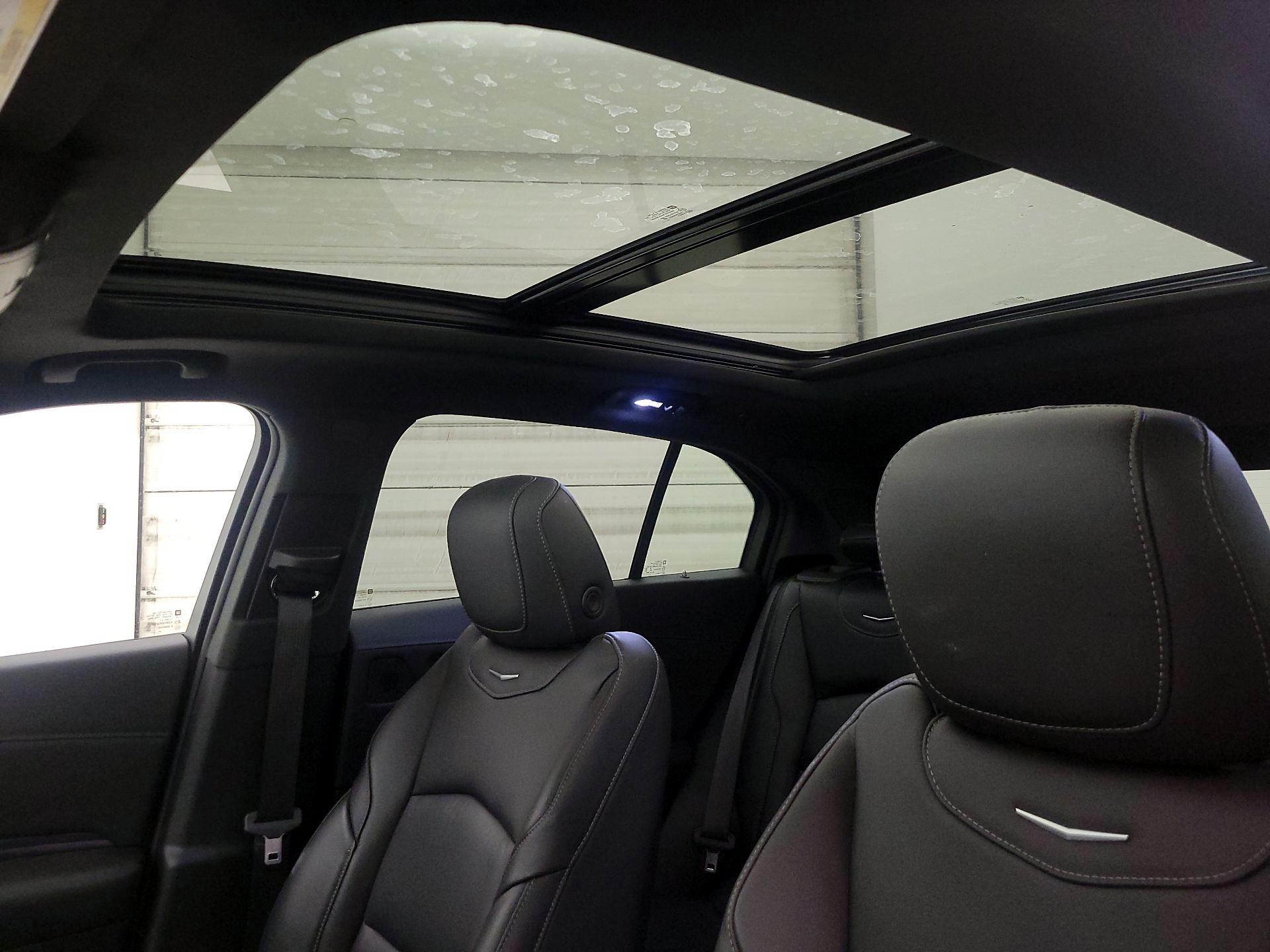 Thumbnail: 2023 Cadillac XT4 - 20