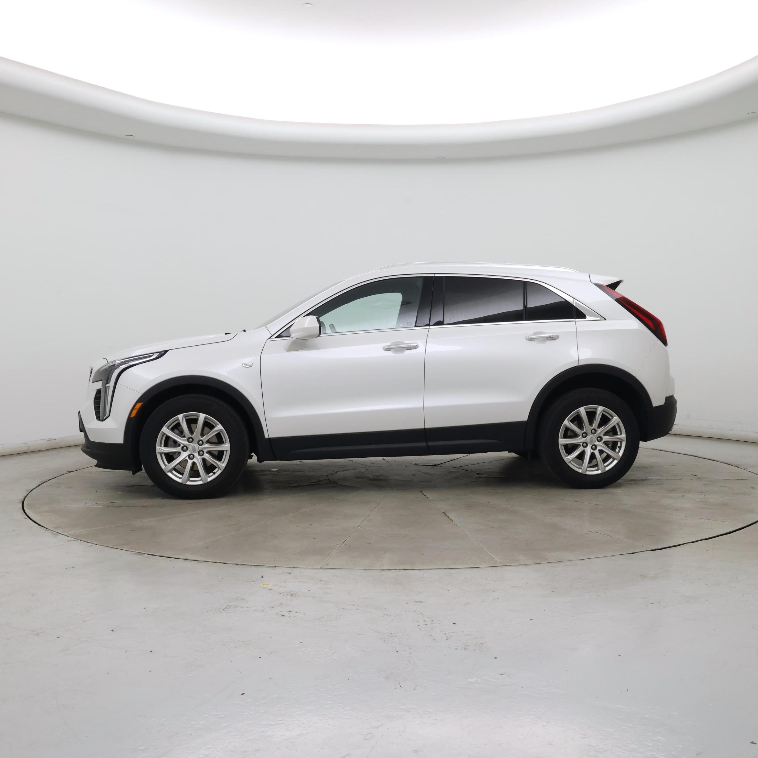 Thumbnail: 2023 Cadillac XT4 - 3