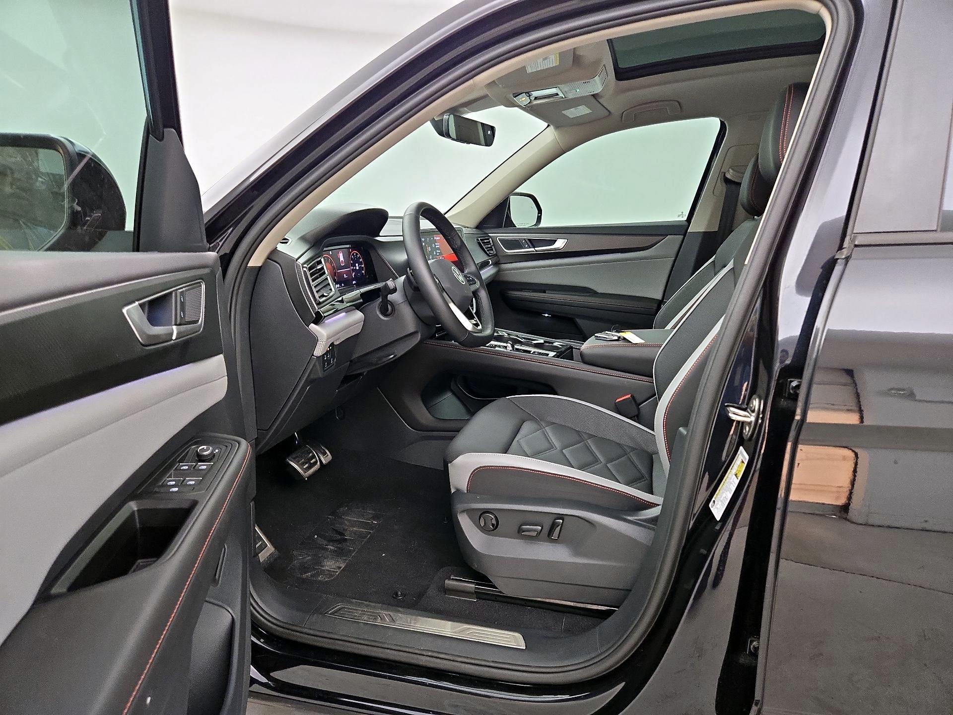 Thumbnail: 2025 Volkswagen Atlas - 11