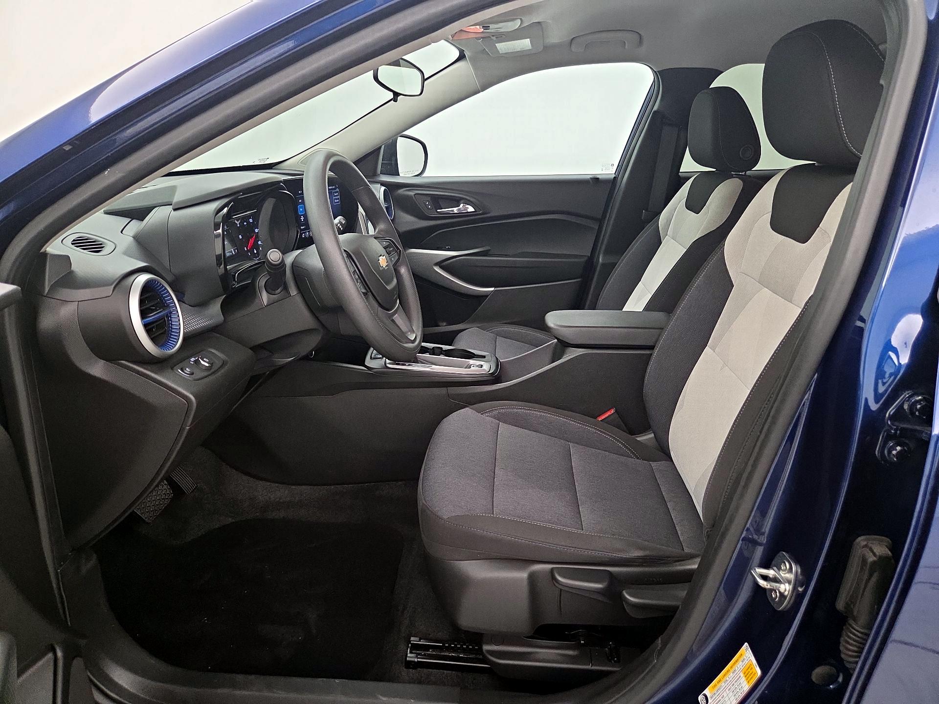 Thumbnail: 2024 Chevrolet Trax - 11