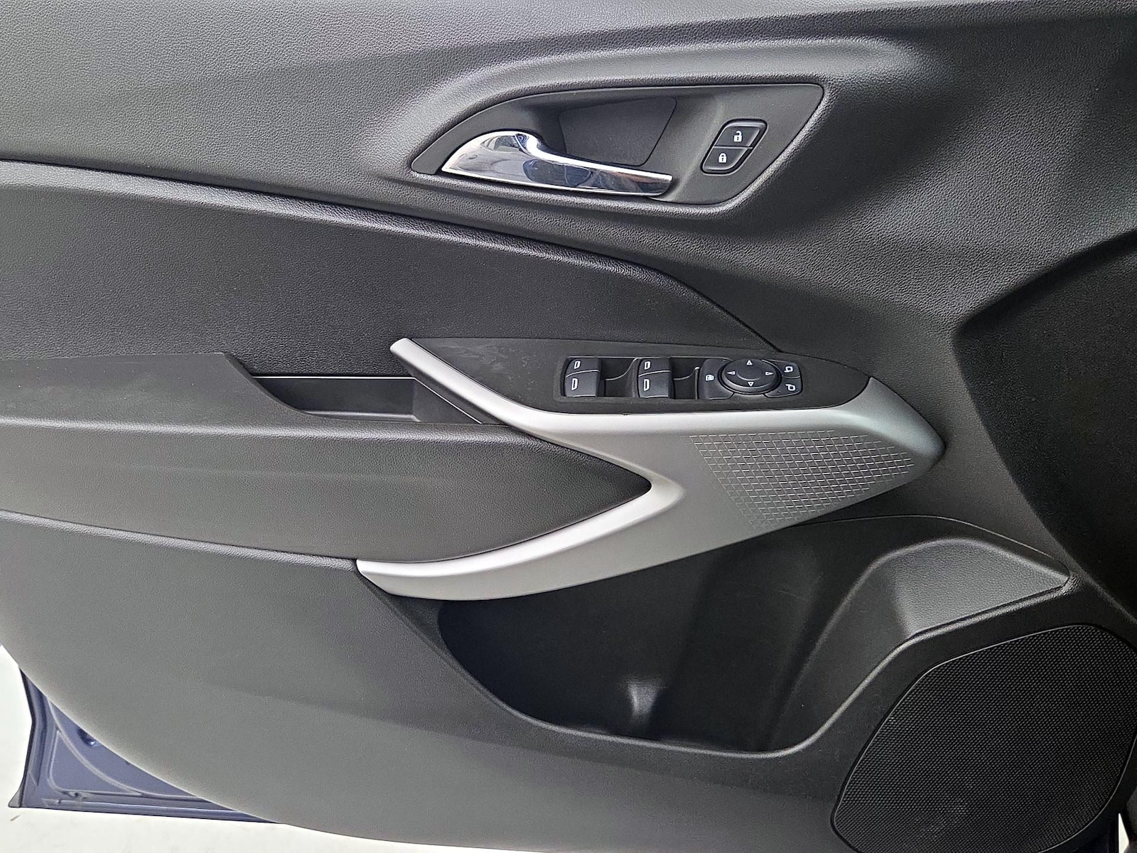 2024 Chevrolet Trax LS - Photo 13
