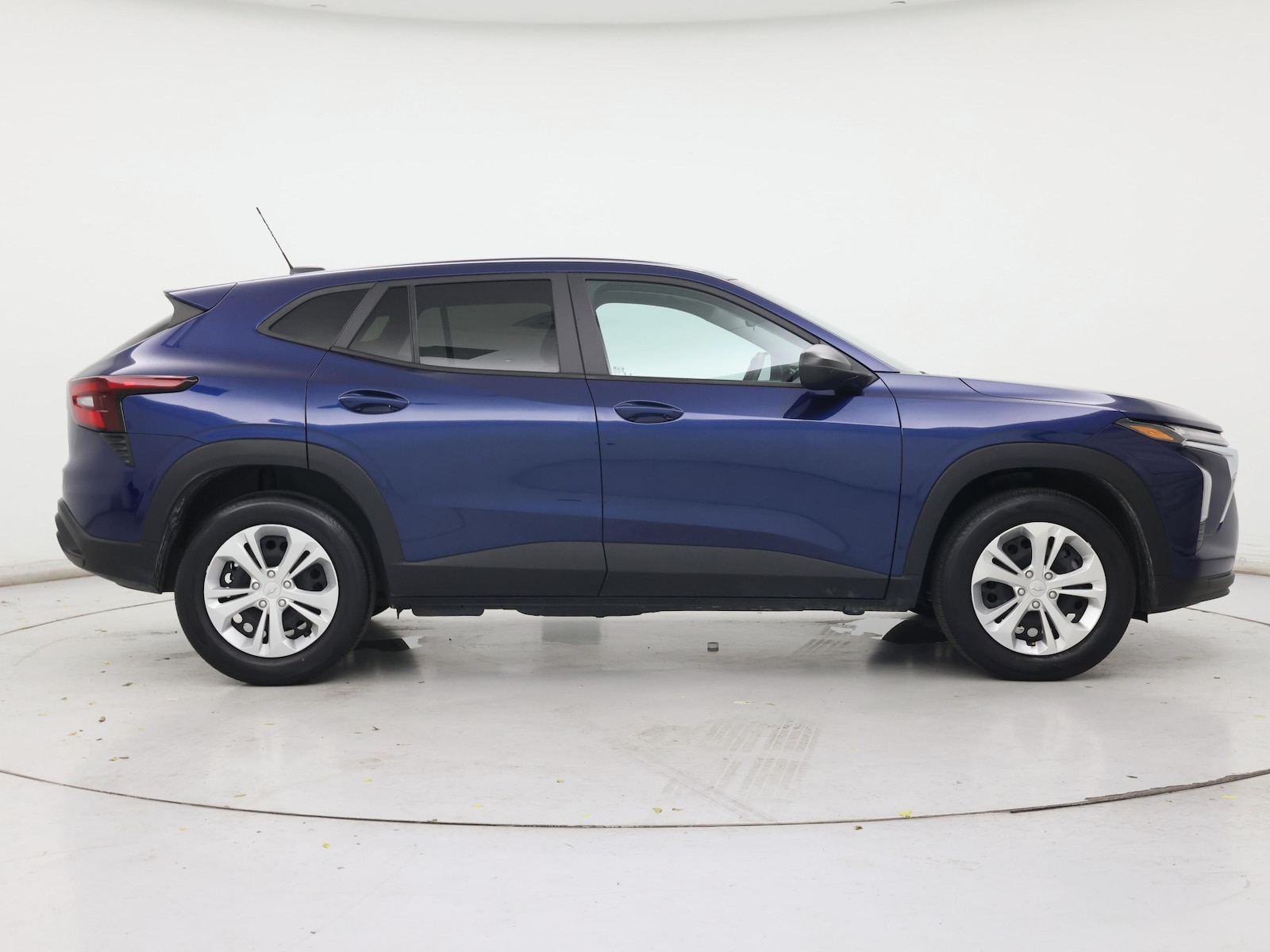 2024 Chevrolet Trax LS - Photo 8