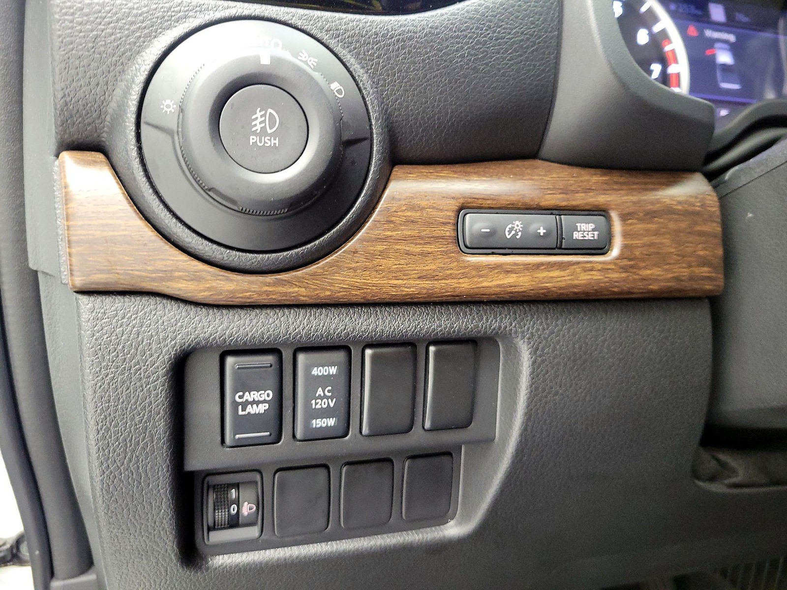 2024 Nissan Titan Platinum Reserve - Photo 12