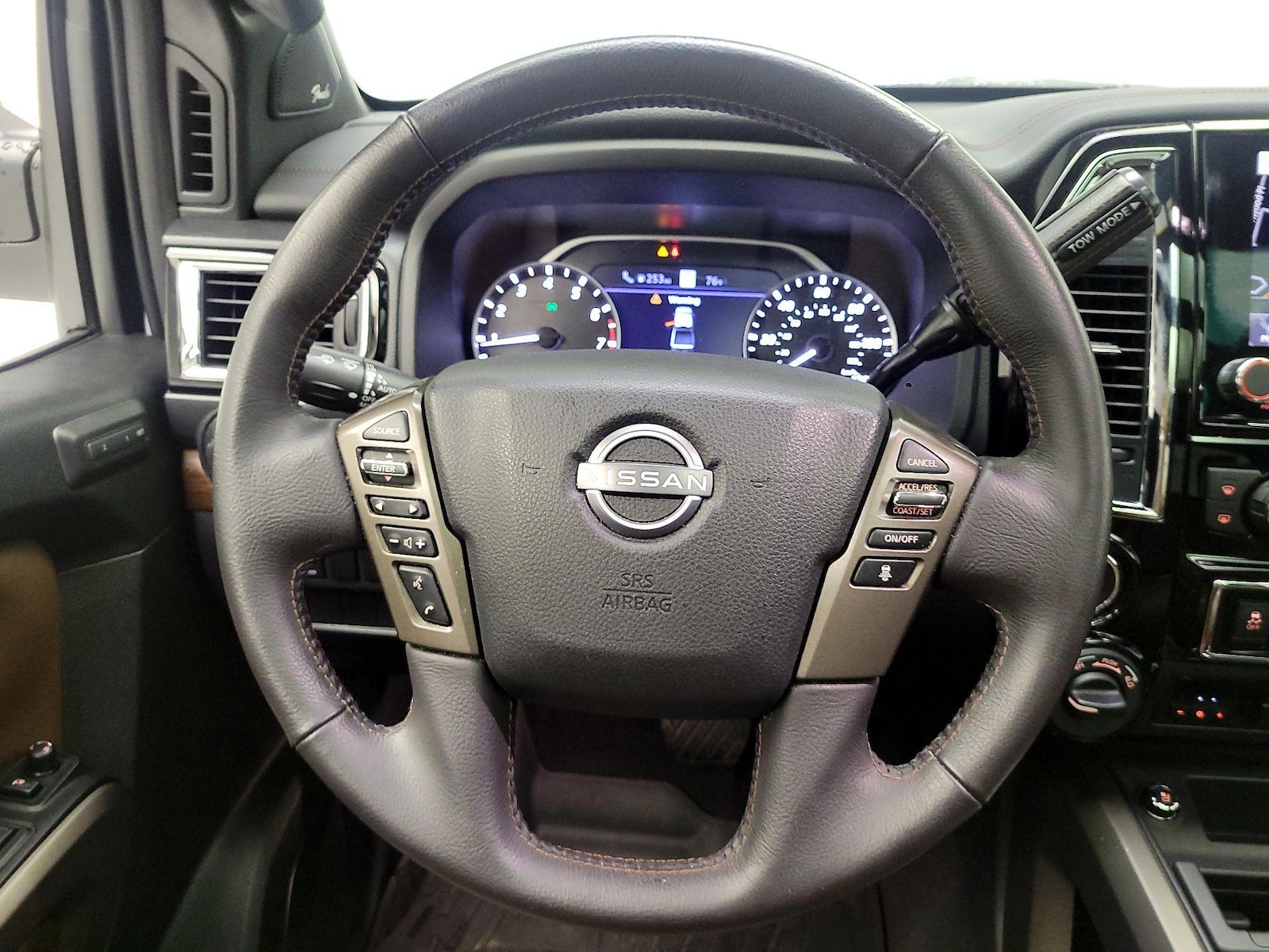 2024 Nissan Titan Platinum Reserve - Photo 9