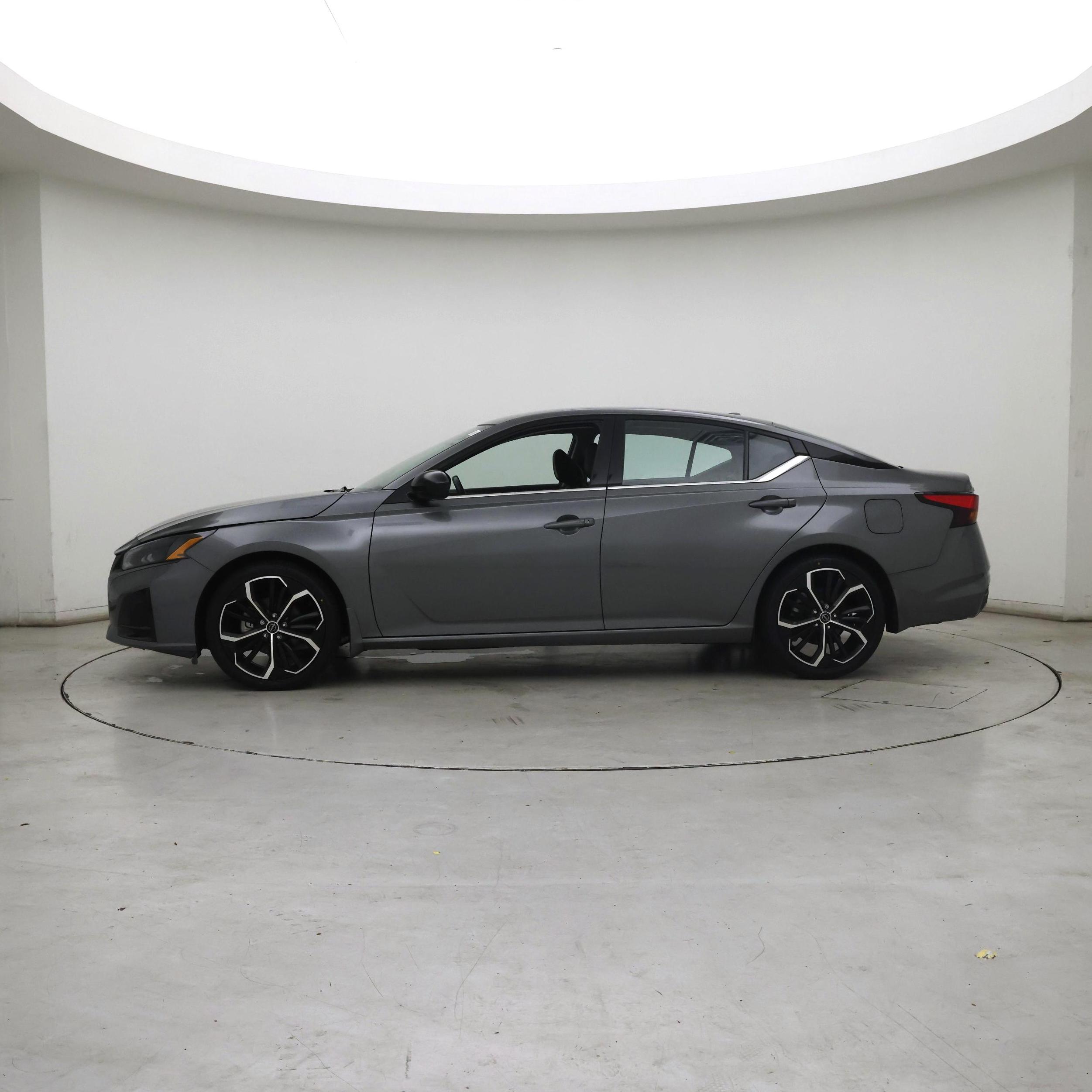 Thumbnail: 2023 Nissan Altima - 3