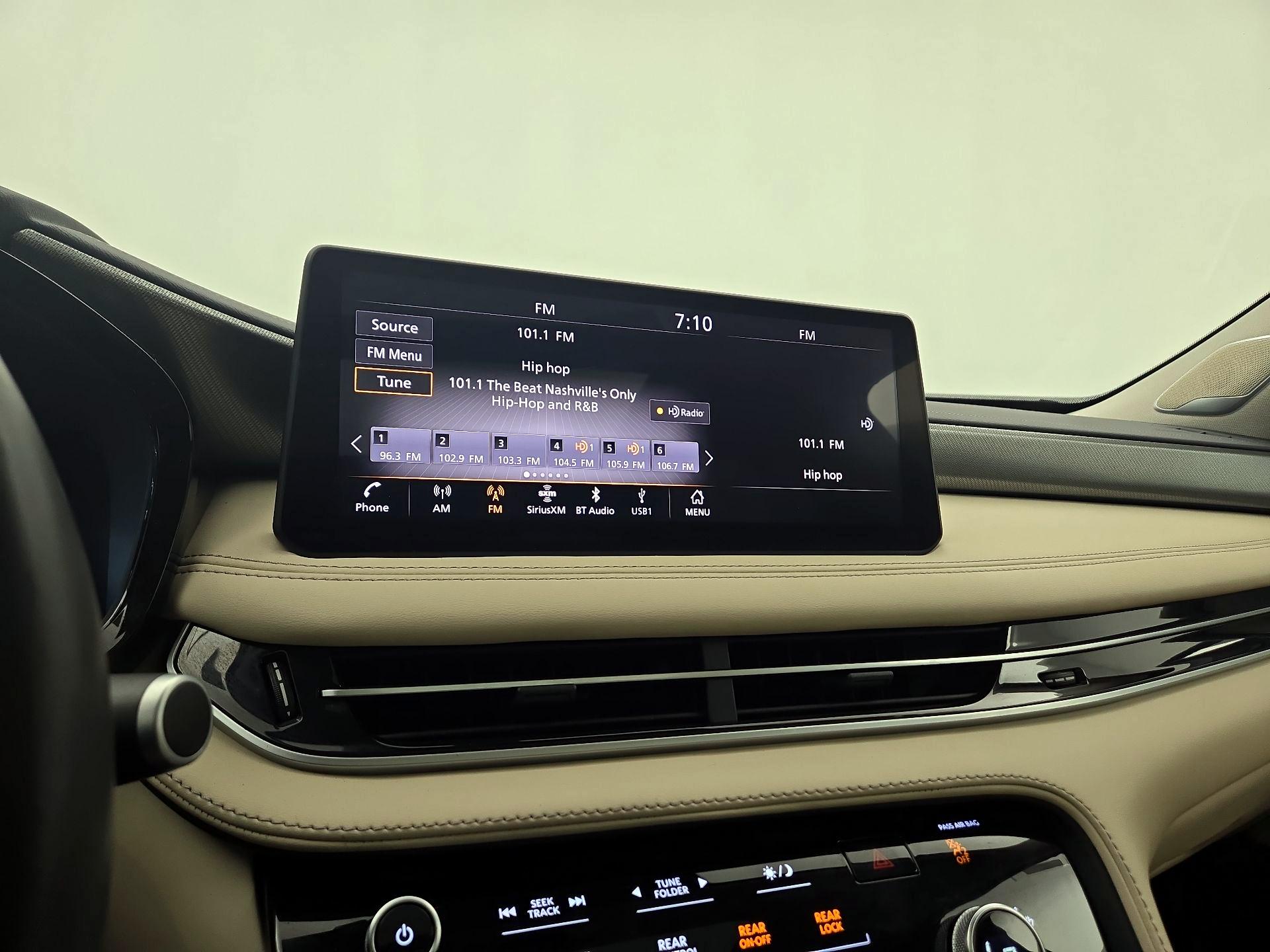 Thumbnail: 2025 INFINITI QX60 - 15