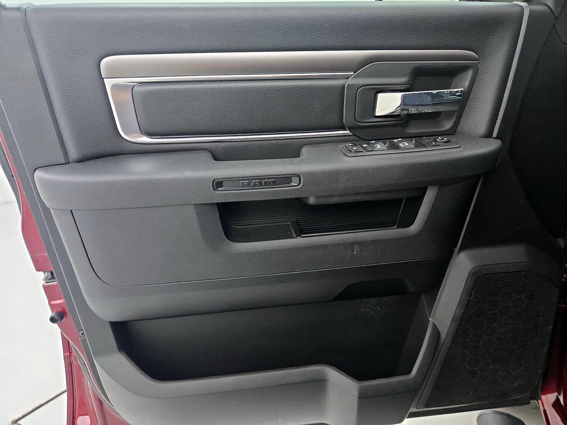 Thumbnail: 2022 RAM 1500 Classic - 12