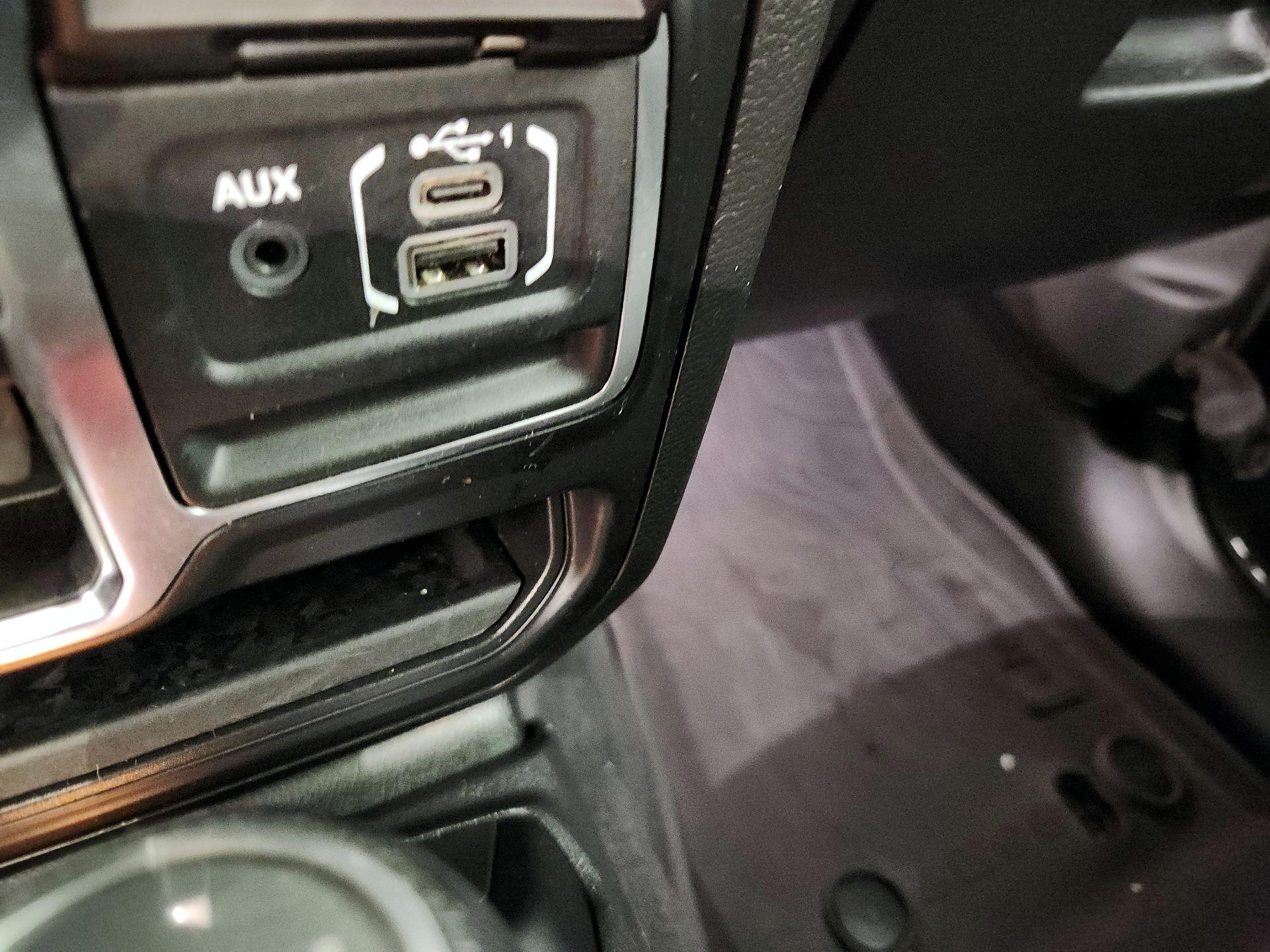 Thumbnail: 2022 Jeep Wrangler - 19