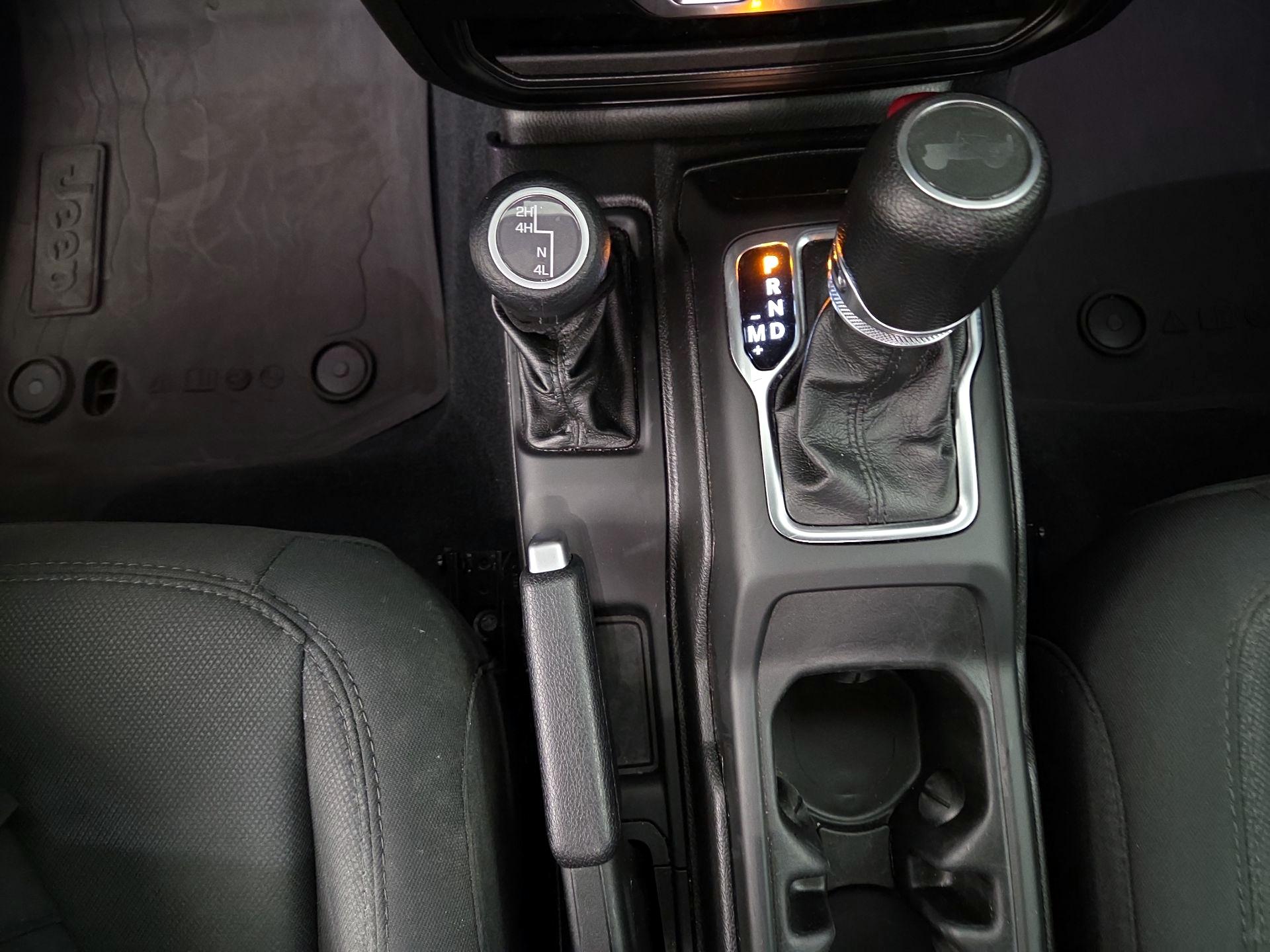 Thumbnail: 2022 Jeep Wrangler - 17