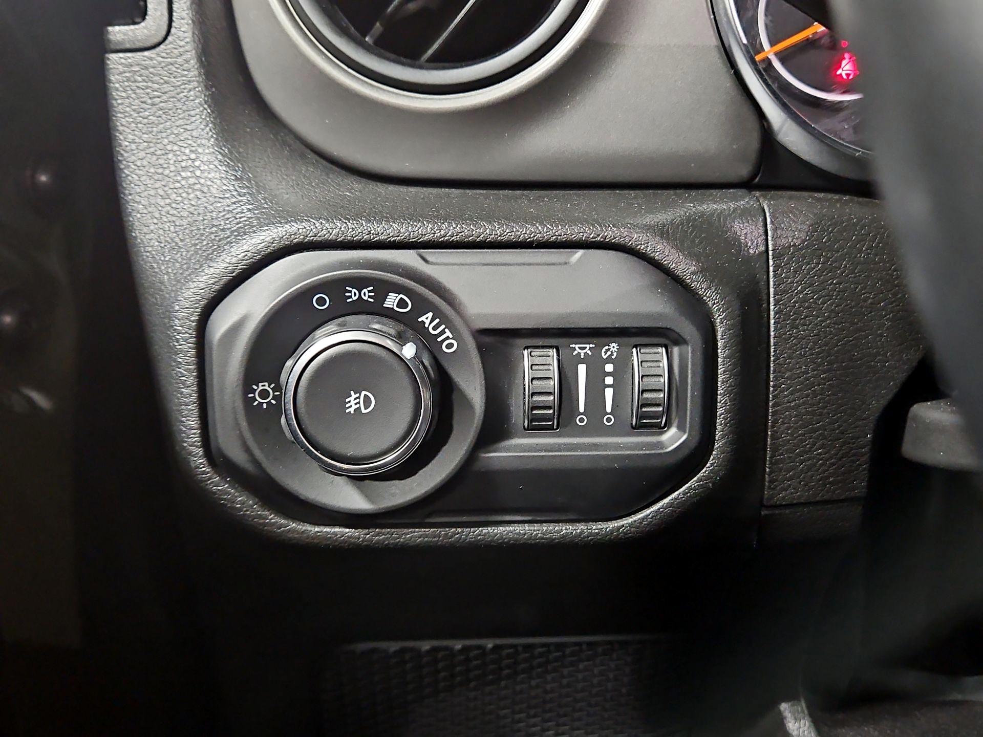 Thumbnail: 2022 Jeep Wrangler - 11