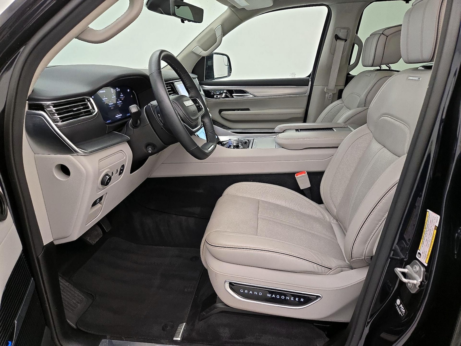 2023 Jeep Grand Wagoneer L Series II - Photo 12