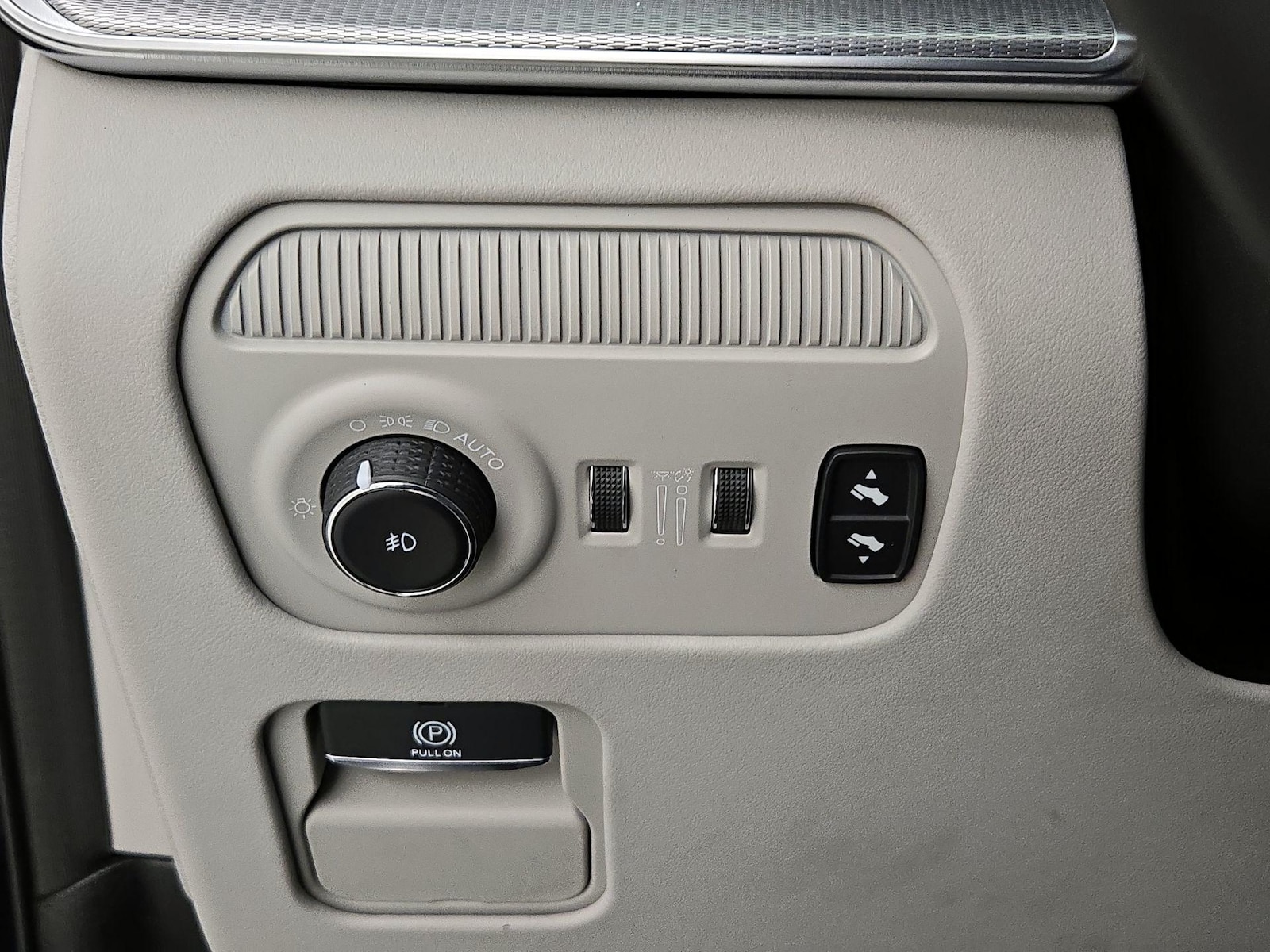 2023 Jeep Grand Wagoneer L Series II - Photo 14