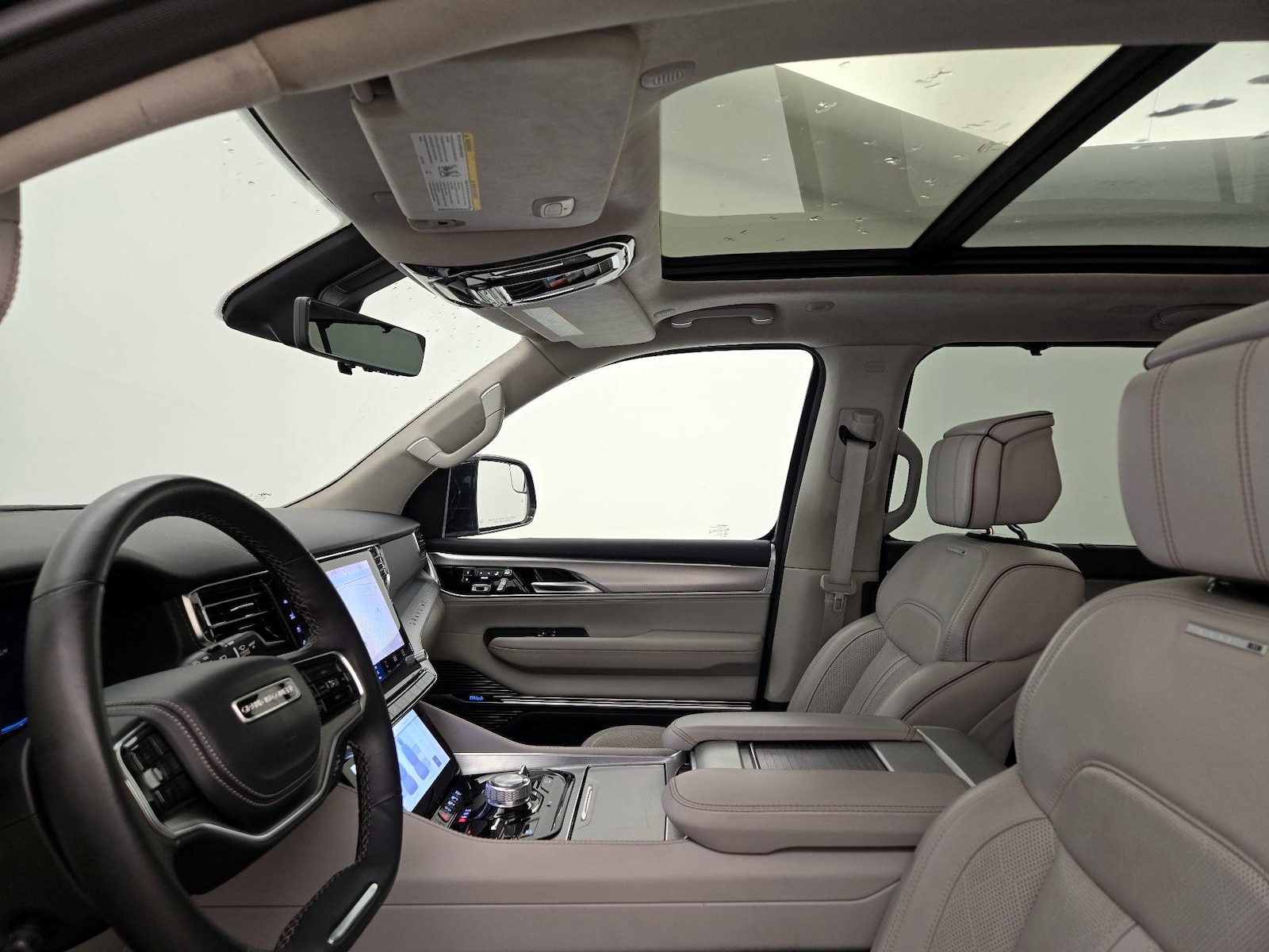 2023 Jeep Grand Wagoneer L Series II - Photo 21