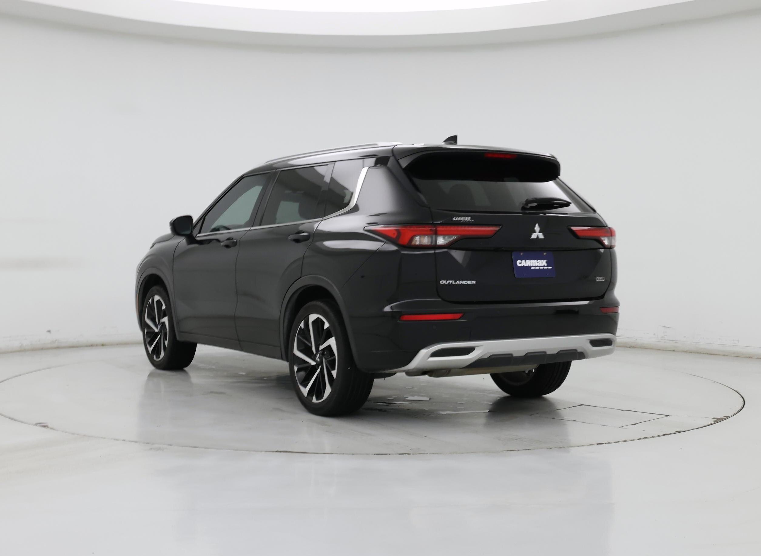 Thumbnail: 2022 Mitsubishi Outlander - 2