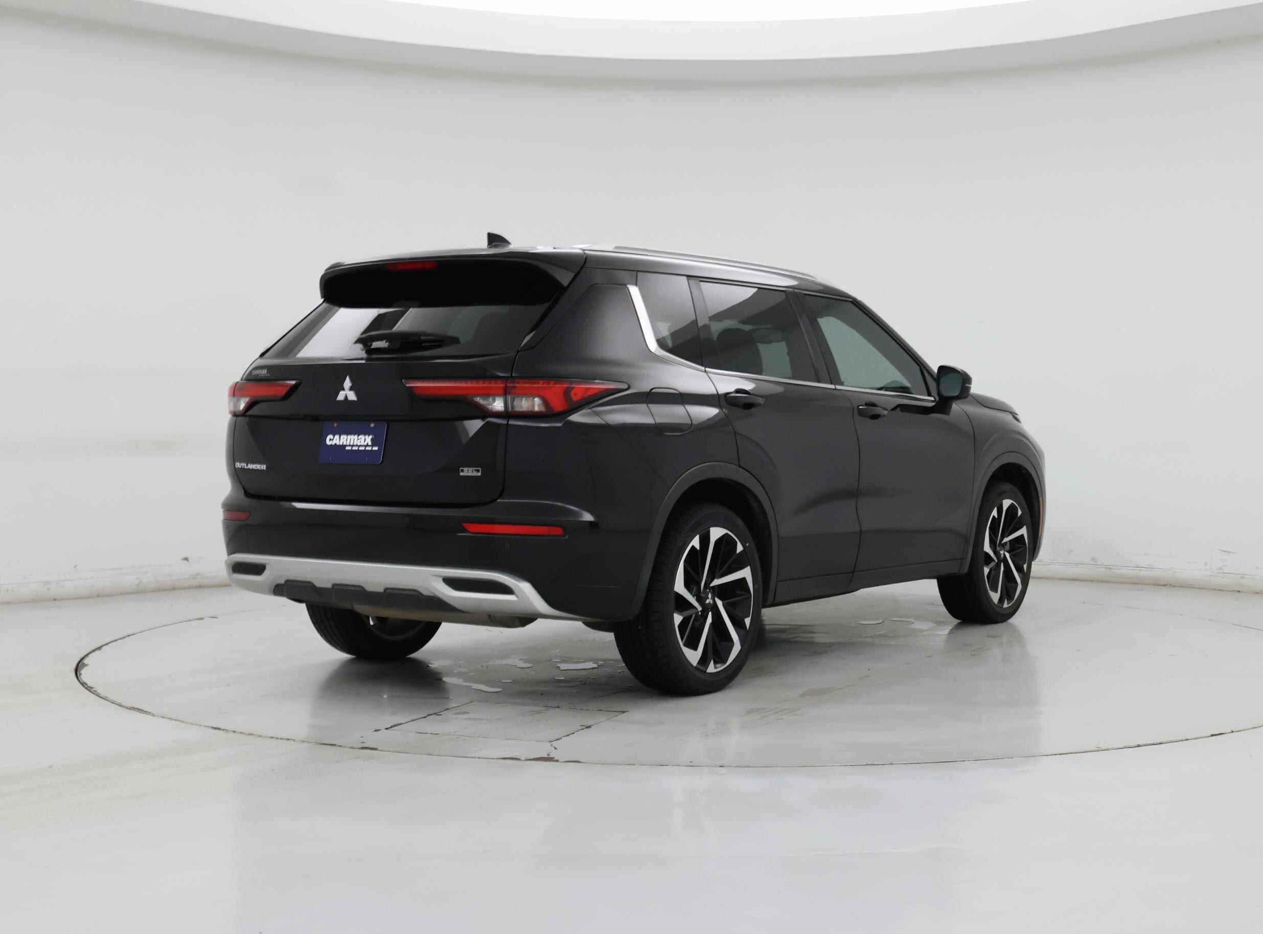 Thumbnail: 2022 Mitsubishi Outlander - 8