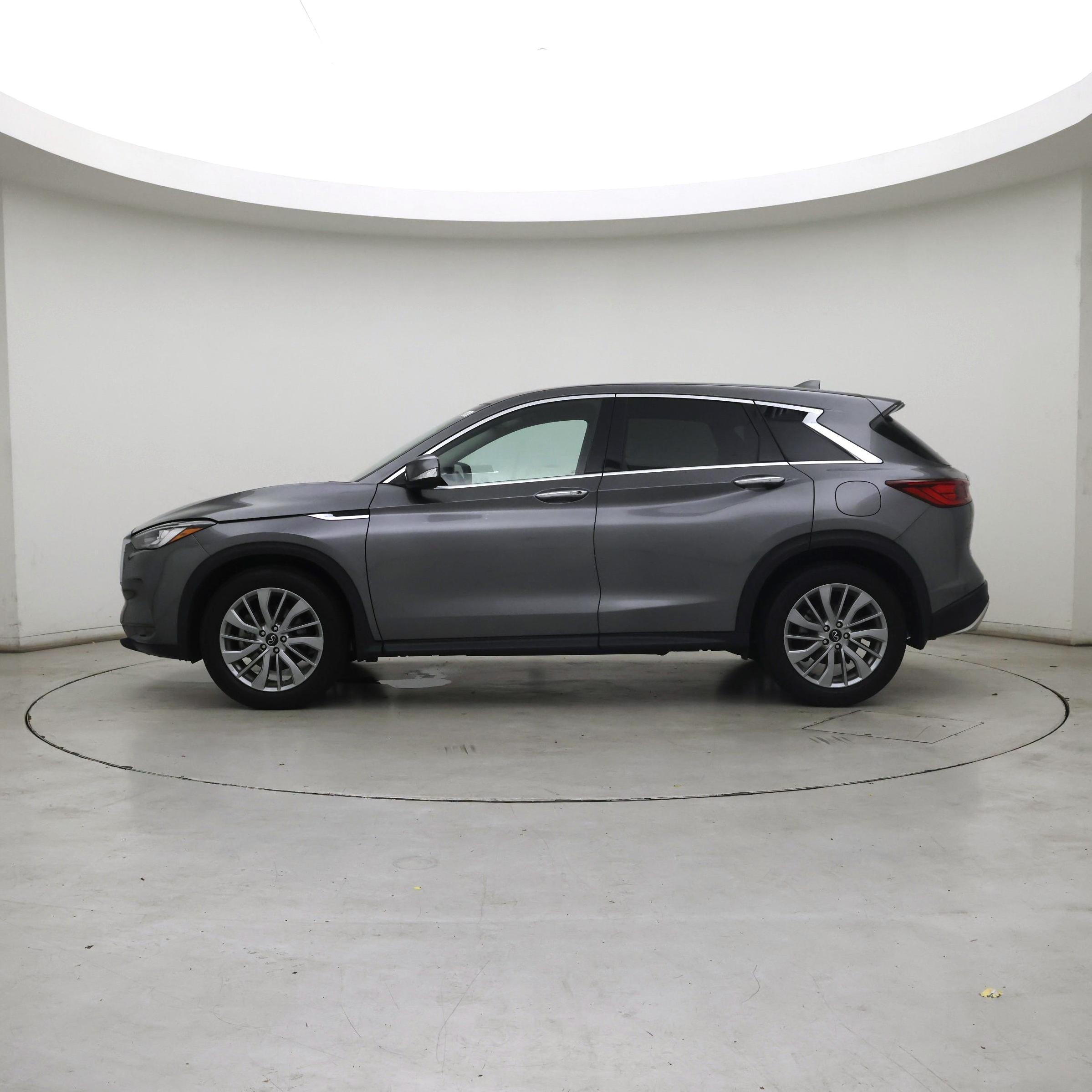 Thumbnail: 2023 INFINITI QX50 - 3