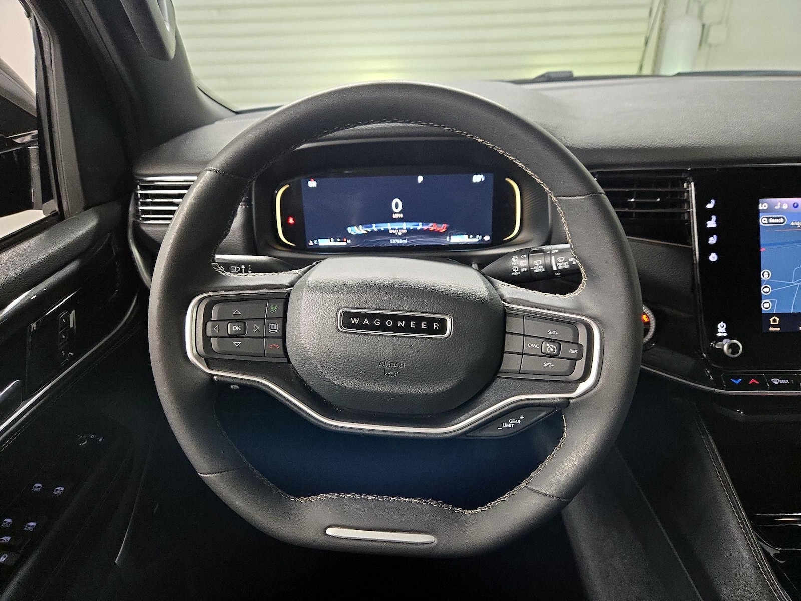 2024 Jeep Wagoneer L Series I - Photo 2