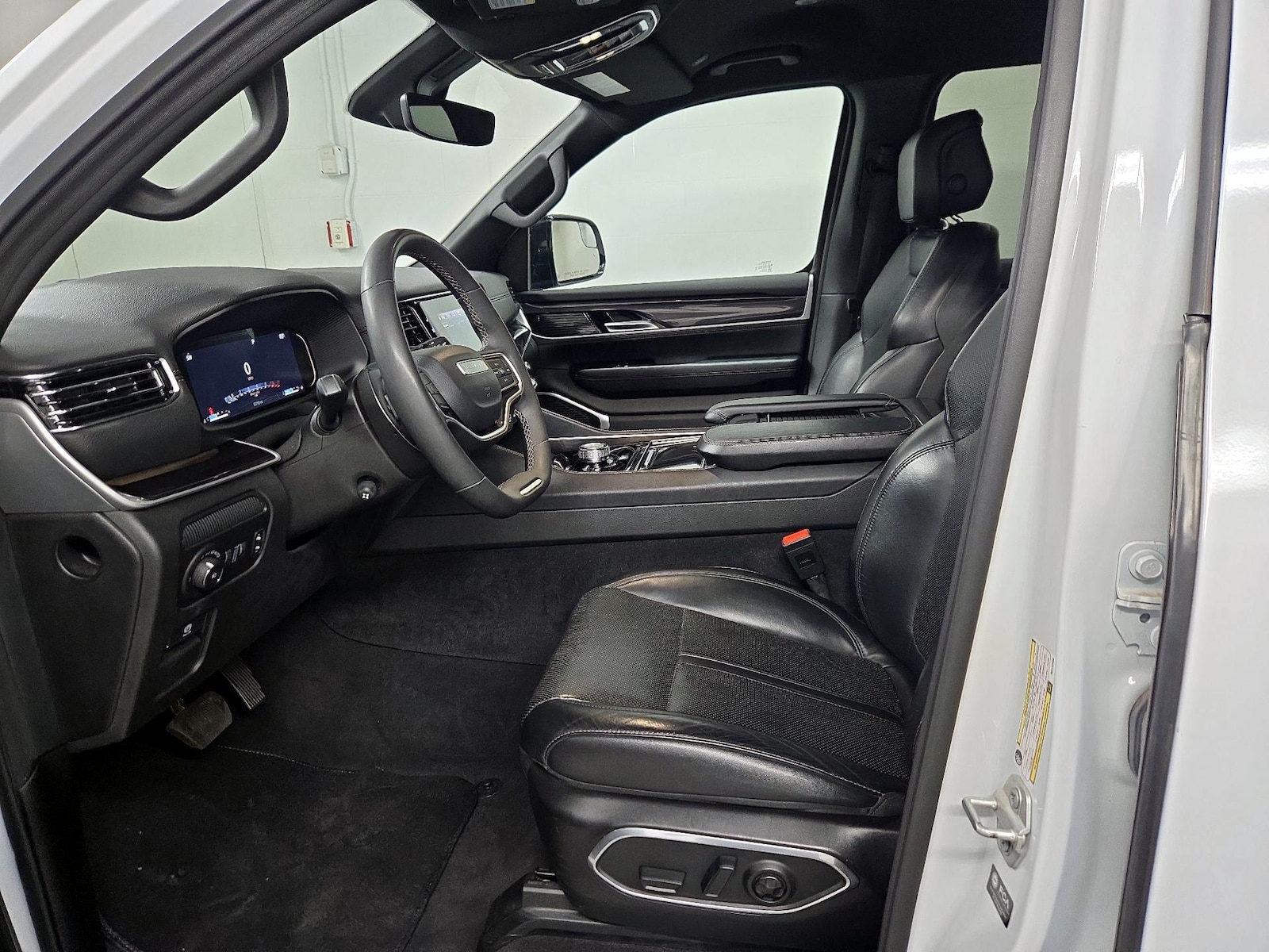 2024 Jeep Wagoneer L Series I - Photo 3