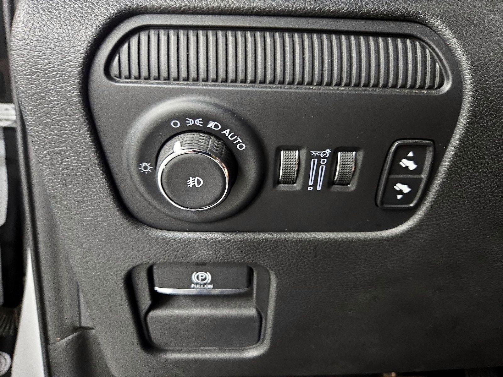 2024 Jeep Wagoneer L Series I - Photo 5