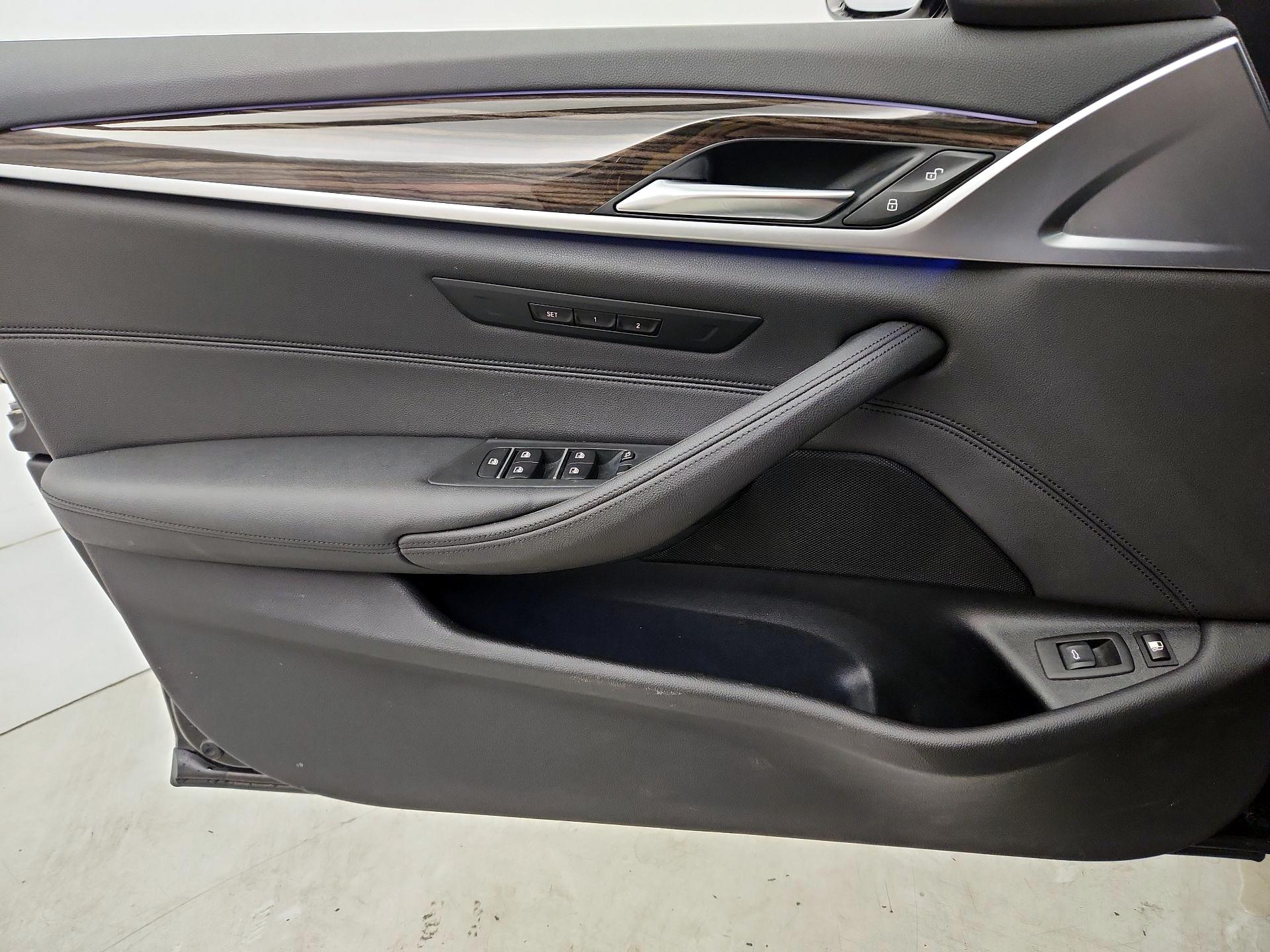 Thumbnail: 2020 BMW 5 Series - 12