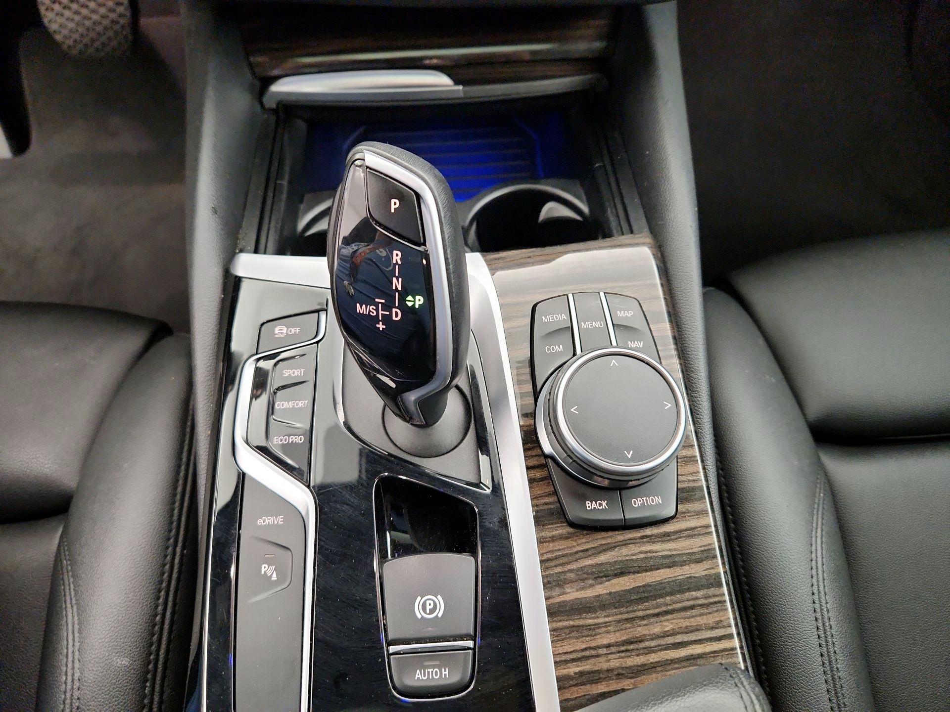 Thumbnail: 2020 BMW 5 Series - 17
